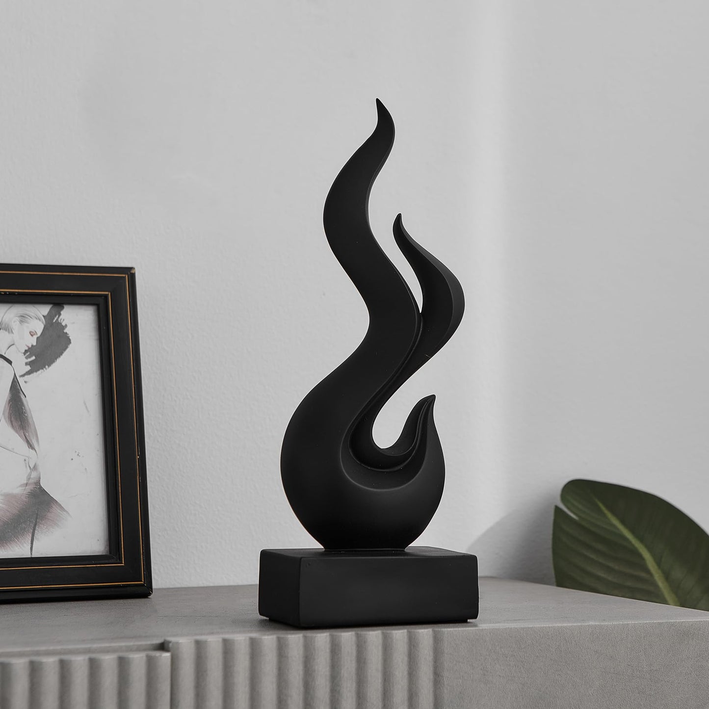 Modern Abstract Art Table Decoration, Gold Decor Flame Statue for Living Room Home, Black Shelf Decor Accents, Abstract Art Resin Sculpture for Dining Room, Office & Coffee Table Centerpiece (Black)