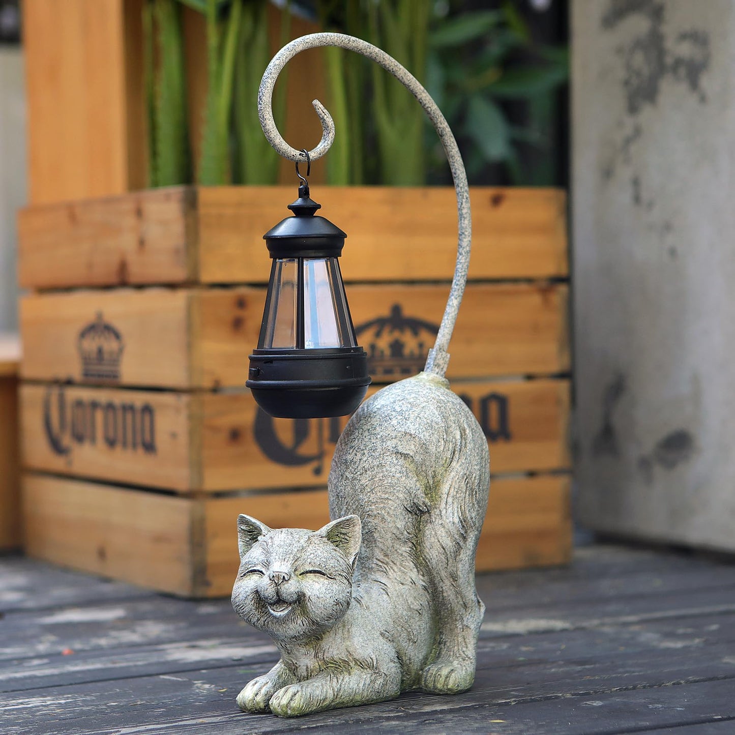 Hapyard Laughing Cat Figurine with Solar-Powered LED Light, 15.7 Inches Tall Marble, Perfect for Gift Garden Decor or Housewarming for Cat Lovers.