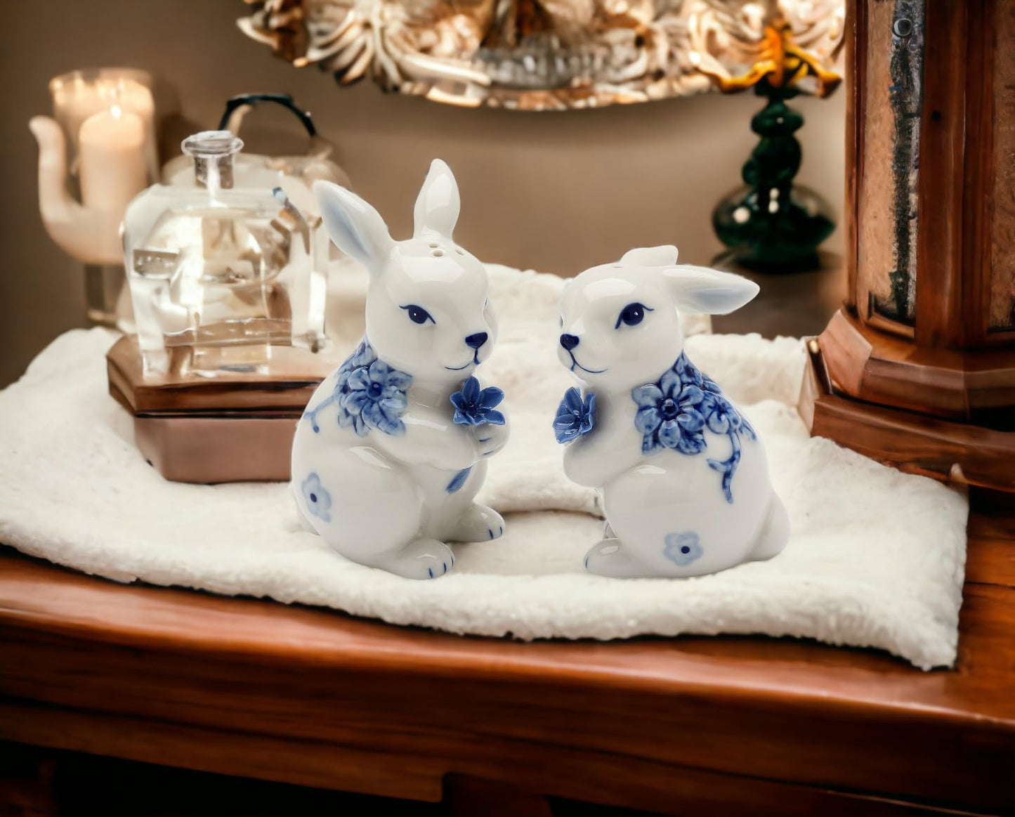 Fine Ceramic Dutch Blue and White Bunny Rabbit Salt & Pepper Shakers Set, 3-3/8" H