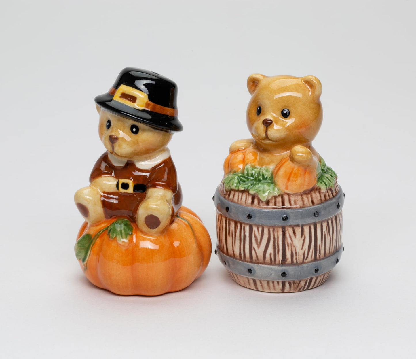 Fine Ceramic Thanksgiving Pilgrim Bears with Pumpkins Salt & Pepper Shakers Set, 3-1/8" H