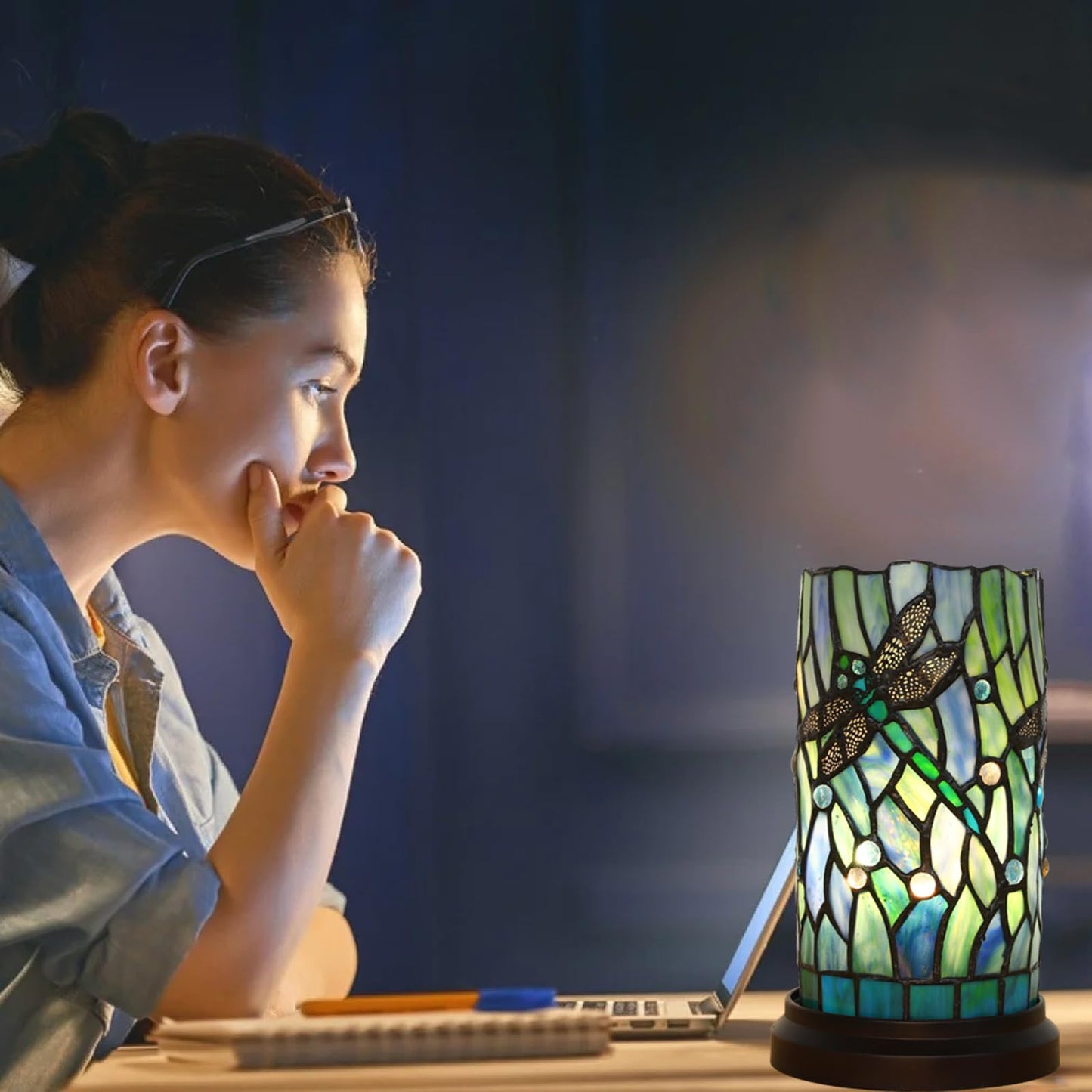 KALOUFUL Tiffany Style Table Lamp for Bedroom Baroque Stained Glass Nightstand Bedside Night Lamp Party Light Hand-Made Art Home Deco Christmas Gifts W/ 2 LED Bulbs (3 Color Temperatures+Flame Bulb)