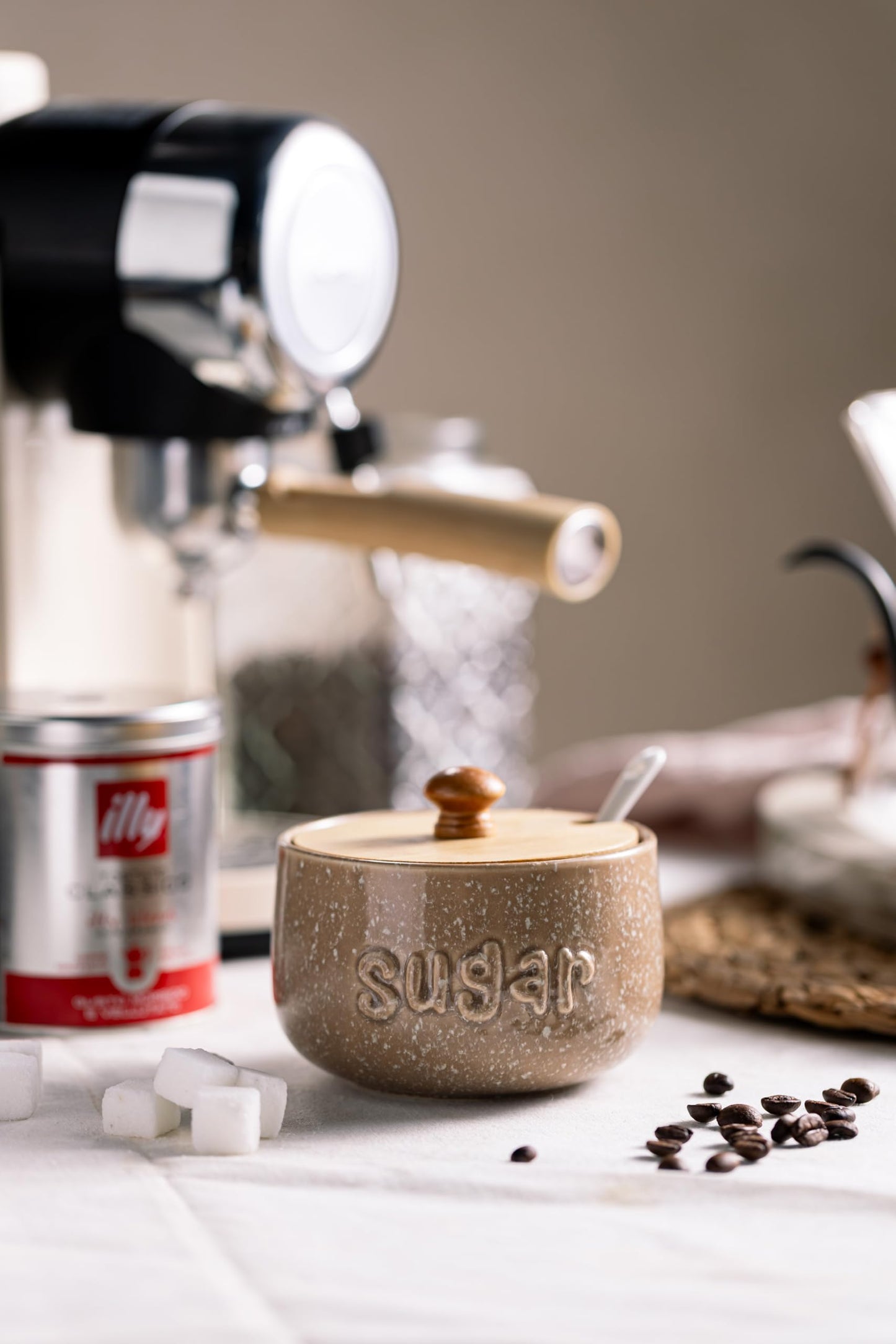 LYEOBOH Sugar Bowl with Lid and Spoon, Ceramic Sugar Holder for Coffee Bar Accessories, 17 OZ Cute Sugar Jar Container for Countertop, Azucarera for Farmhouse, Rustic Home and Kitchen, Speckled Khaki