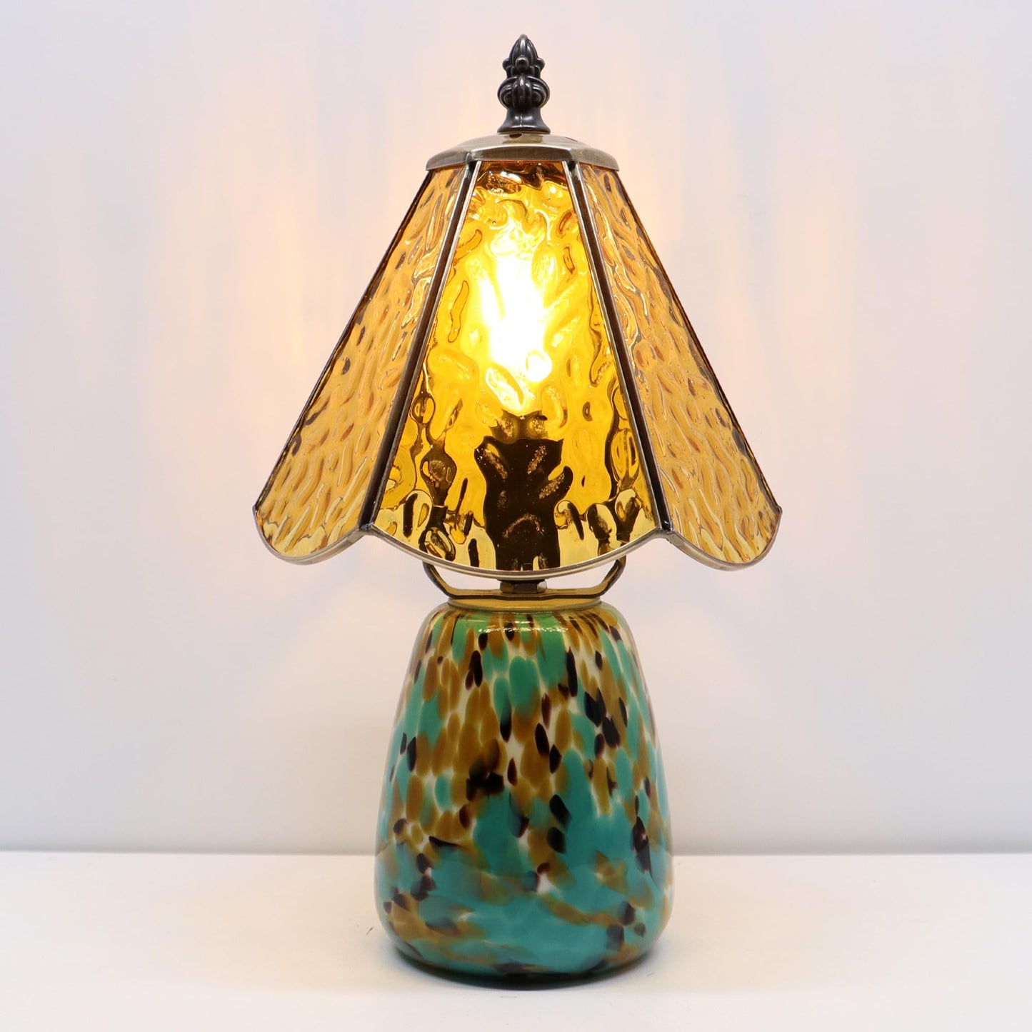 MQYXH Tiffany Style Stained Glass Table Lamp 12 Inch - Yellow Ripple
