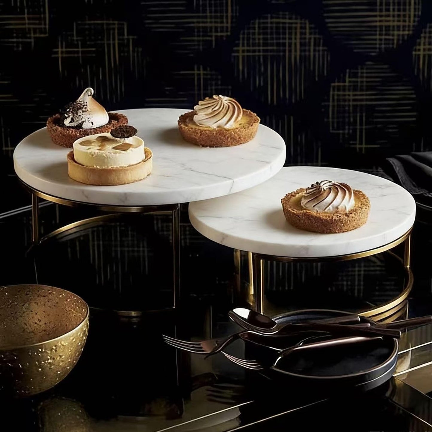 GDAOHELRS 2-Piece Round Marble Cake Stand Set - 9.5 and 7.9 Inch Marble & Gold Dessert Display for Wedding, Party Decor