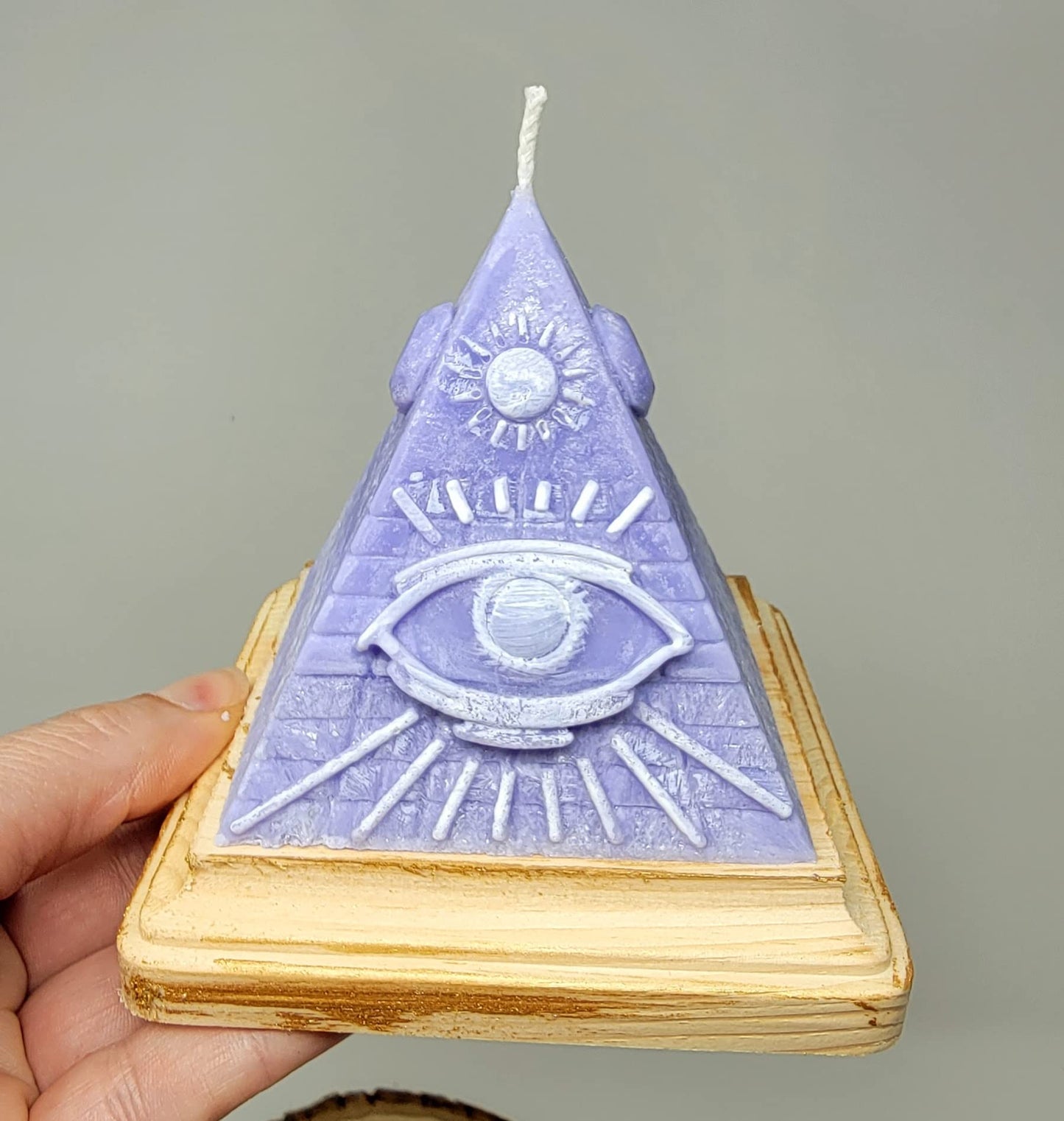 Luxury Pyramid Candle with Reiki-Infused Crystals & Hidden Treasures – Gift-Ready, Eye of Horus Design, Eco-Friendly Wax - Purple