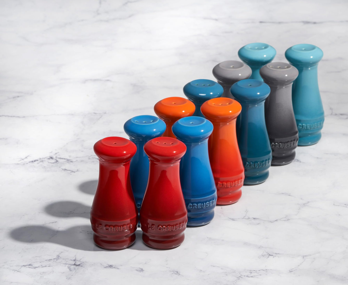 Le Creuset, Salt and Pepper Shaker Set of 2 - Cerise