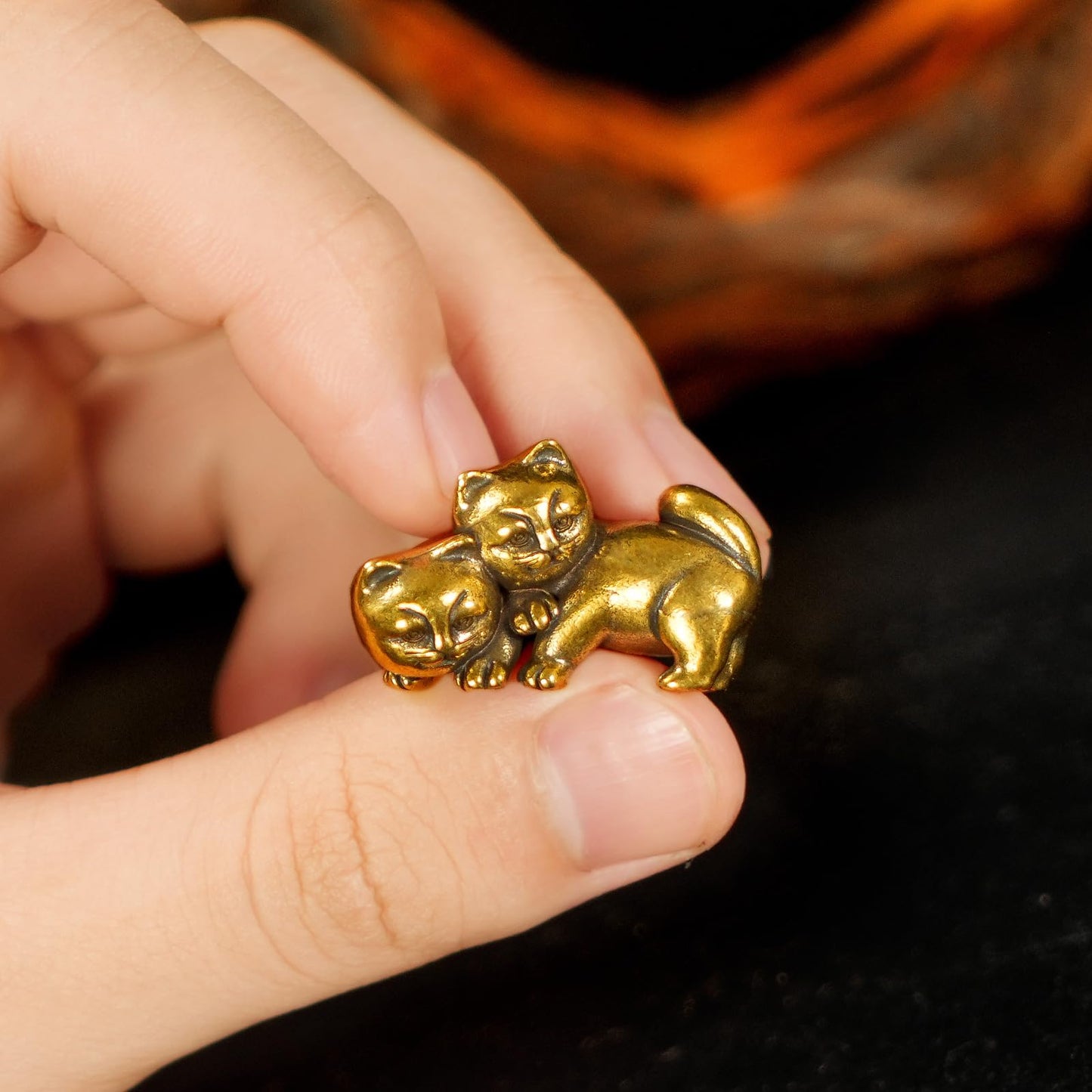 Playful Cats Brass Sculpture - 100% Solid Handcast Retro Animal Statue, Whimsical Friendship Desk Decor for Home & Office, Unique Collectible Gift for Pet Lovers, Handcrafted Dog Lover Art Piece