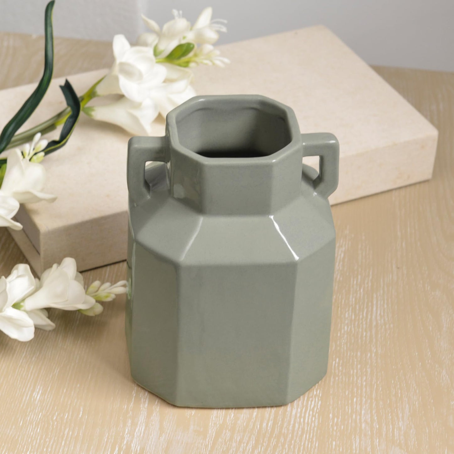 Quoowiit 7.3 Inch Modern Ceramic Vase, Unique Square Vases for Flowers, Boho Vase for Home Decor, Aesthetic Flower Vases Decorations for Living Room Centerpiece Shelf Coffee Table Kitchen Office Green