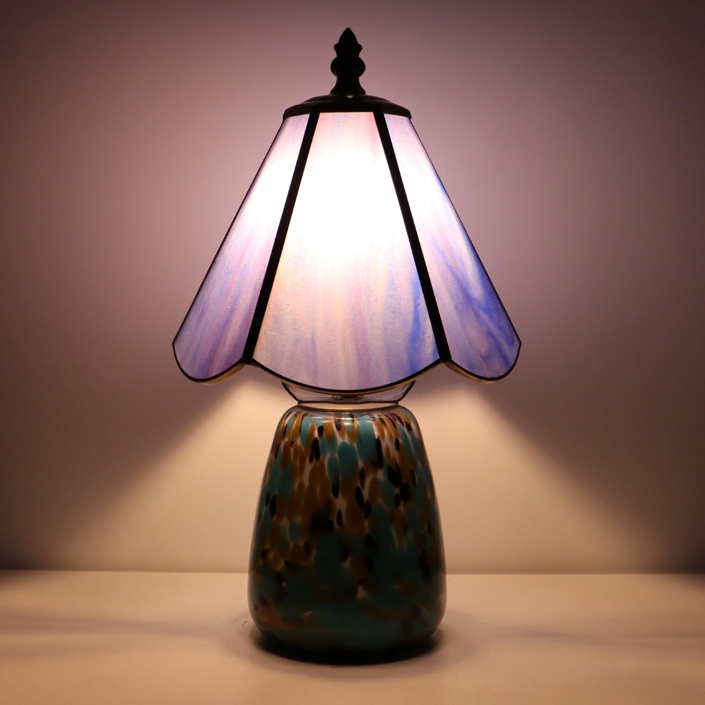 MQYXH Tiffany Style Stained Glass Table Lamp 12 Inch - Purple