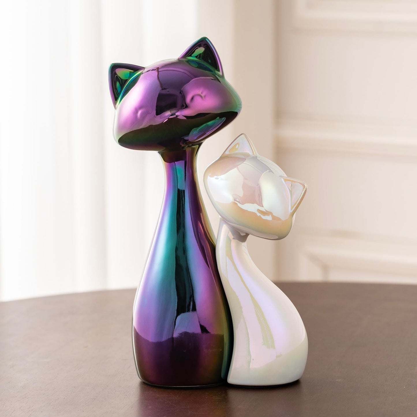 SURE YUESI Ceramic Cat Statue Set, Black & White Cute Cat Figurines, Lucky Cat Desk Decor for Cat Lovers, Modern Collectible Home Decor for Bookshelf & Living Room
