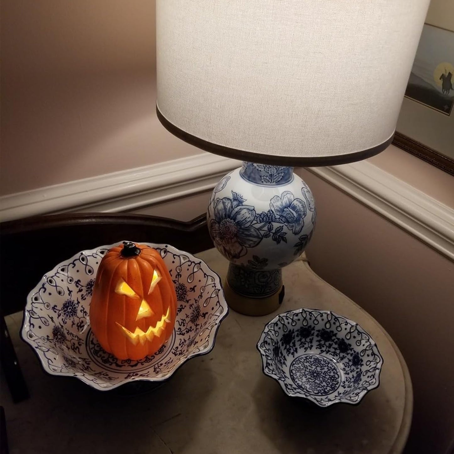 YYMayLsh Candy Bowl Ceramic Candy Serving Plate Blue and White Chinoiserie Decor Bowl with Foot for Living Dining Room (6.9in)