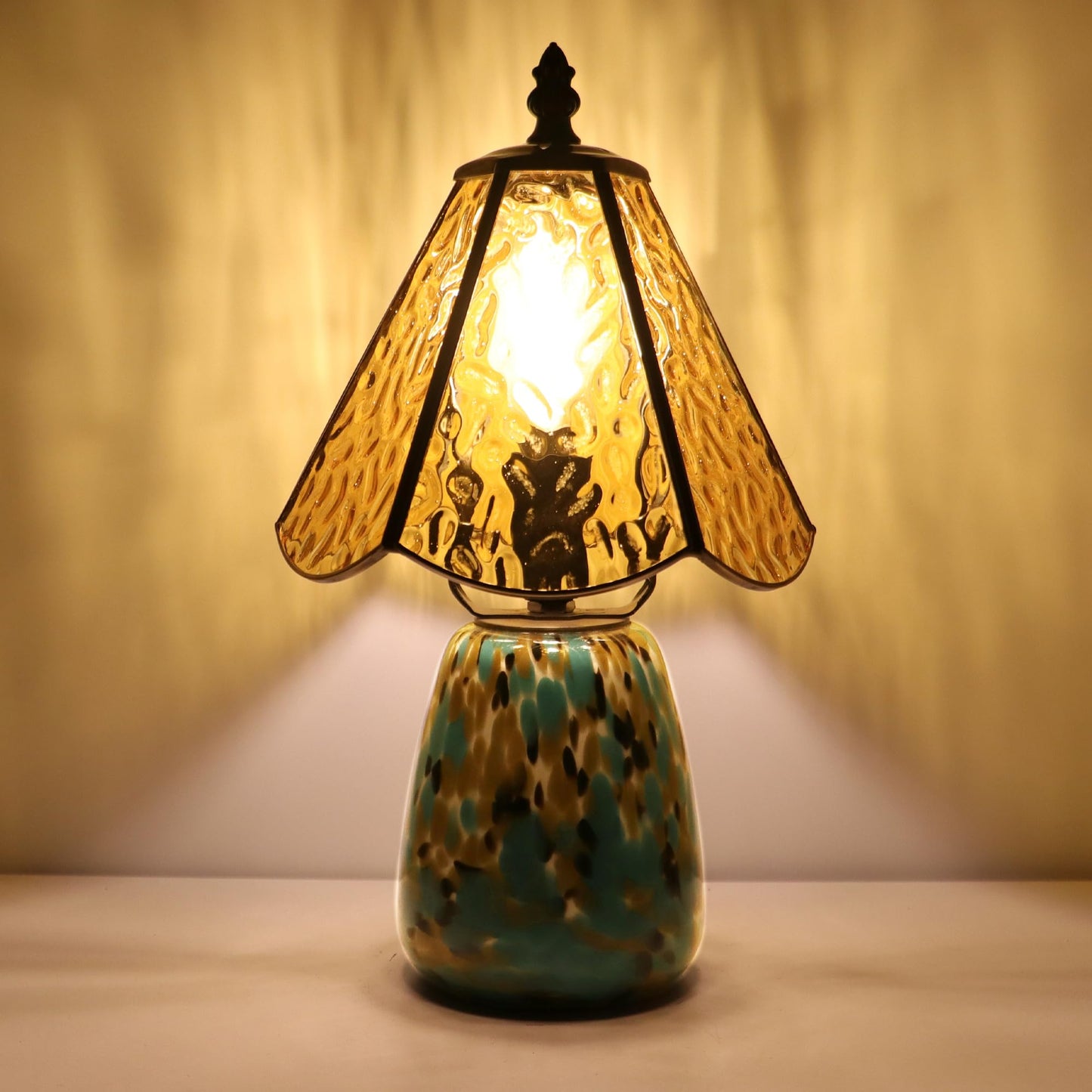 MQYXH Tiffany Style Stained Glass Table Lamp 12 Inch - Yellow Ripple
