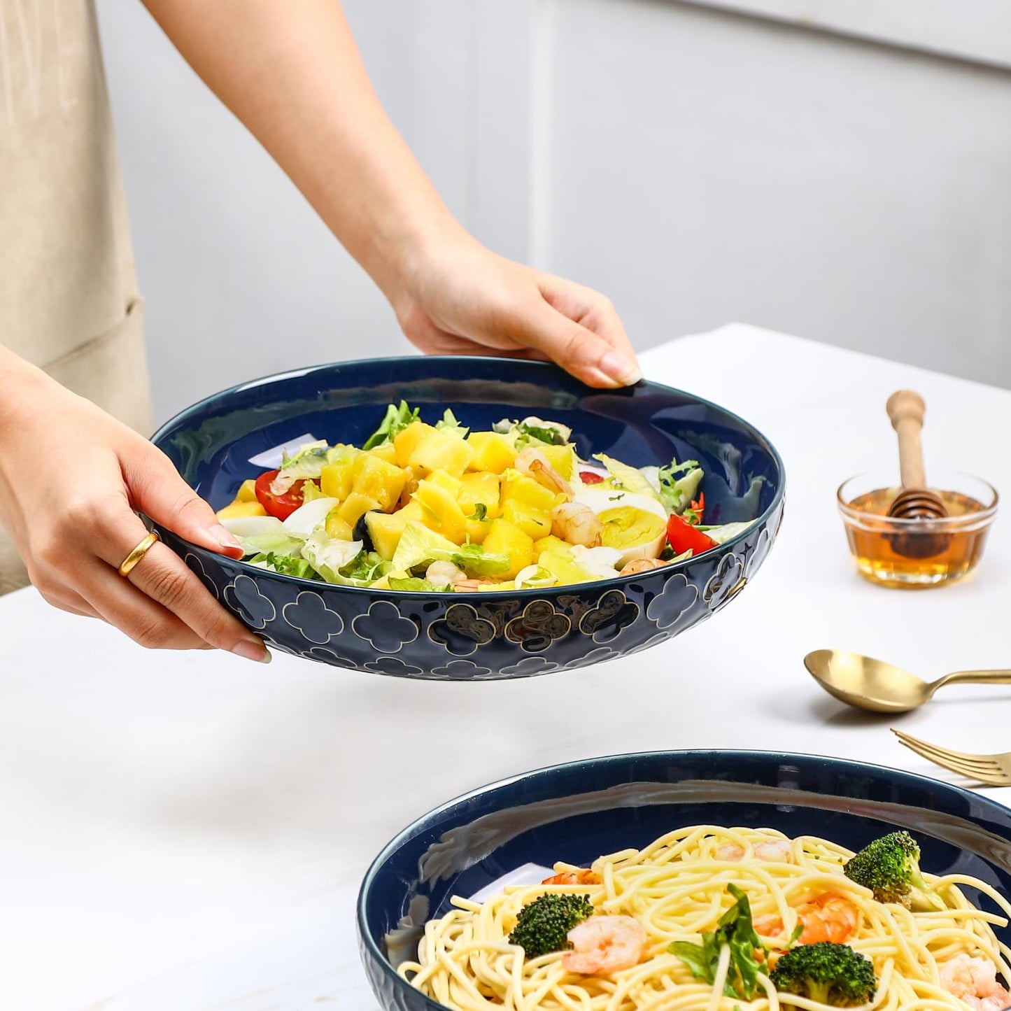 Sureasy 9.7" Pasta Bowls Set of 4-42 oz Large Salad Bowls for Kitchen, Embossed Ceramic Serving Bowls for Fruits, Soup, Pasta and Salad, Microwave & Dishwasher Safe, Blue