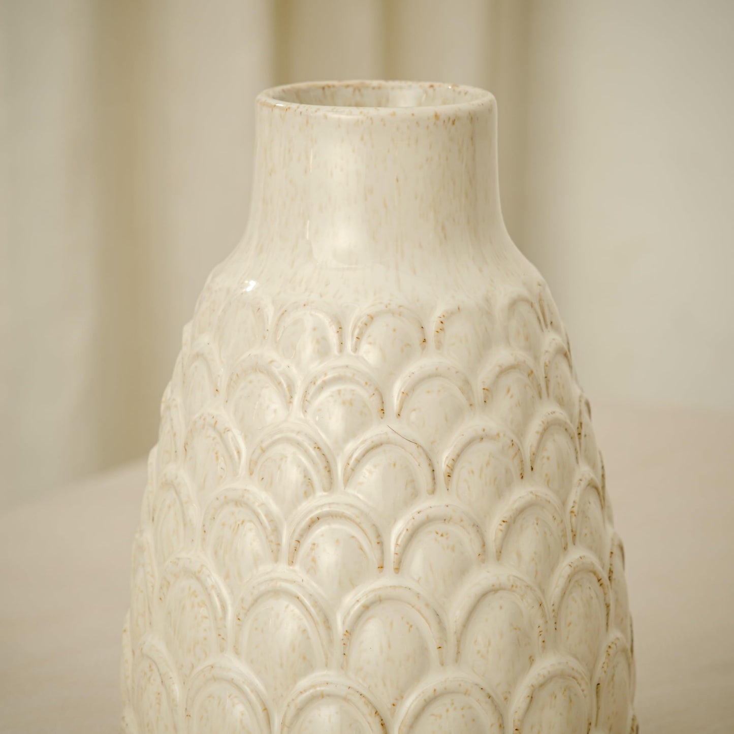 Ceramic Flower Vase, 9.06” Rustic Farmhouse Decorative Vase for Home Decor, Beige Textured Pottery Vase for Pampas Grass, Living Room, Entryway, Mantel, Kitchen Table, Centerpiece