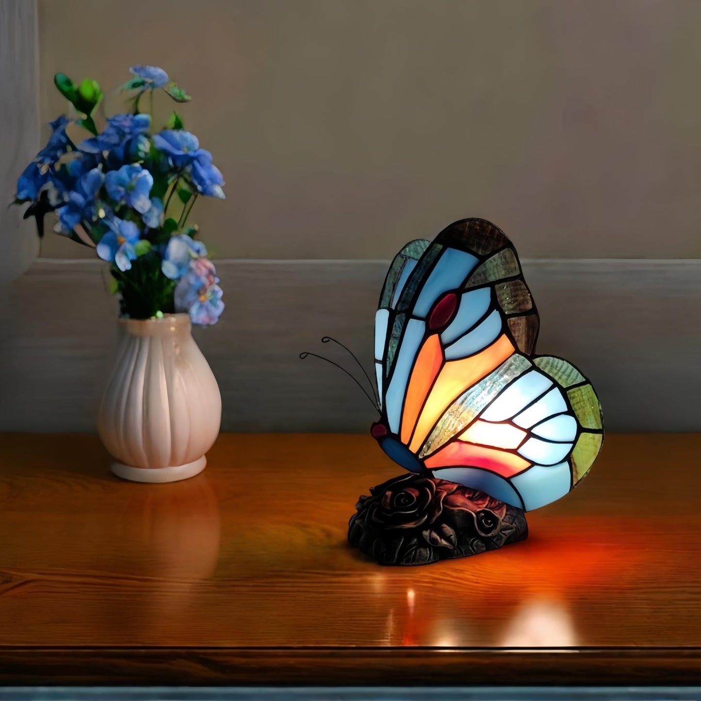 Aotmkj Tiffany Style Bedside Table Lamp Blue Butterfly Rose Nightstand Lamps Stained Glass Shade Home Decor Office Desk Lamp 。