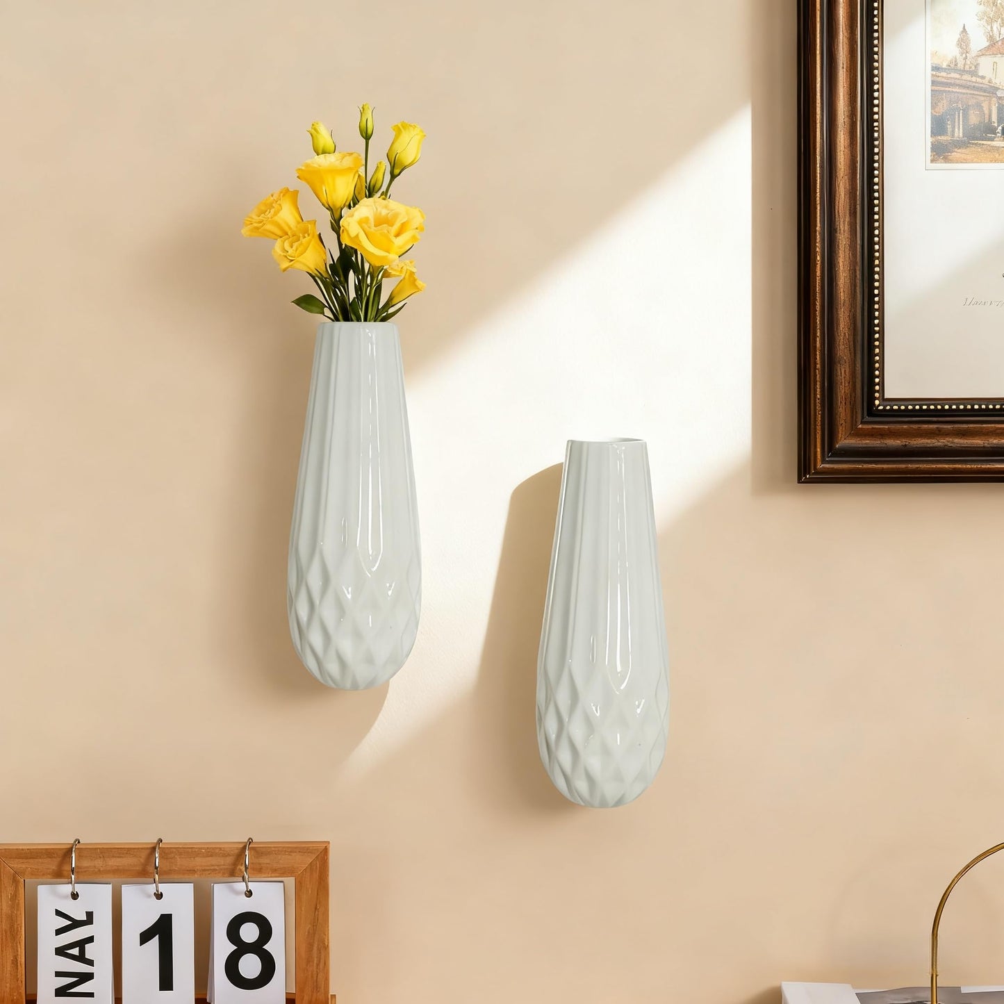 2 Pack GDSZJLJ Artistic Wall Ceramic Vase, White Hanging Vase That Turns Flowers Into Wall Art, Decorative Ceramic Sconce Vase