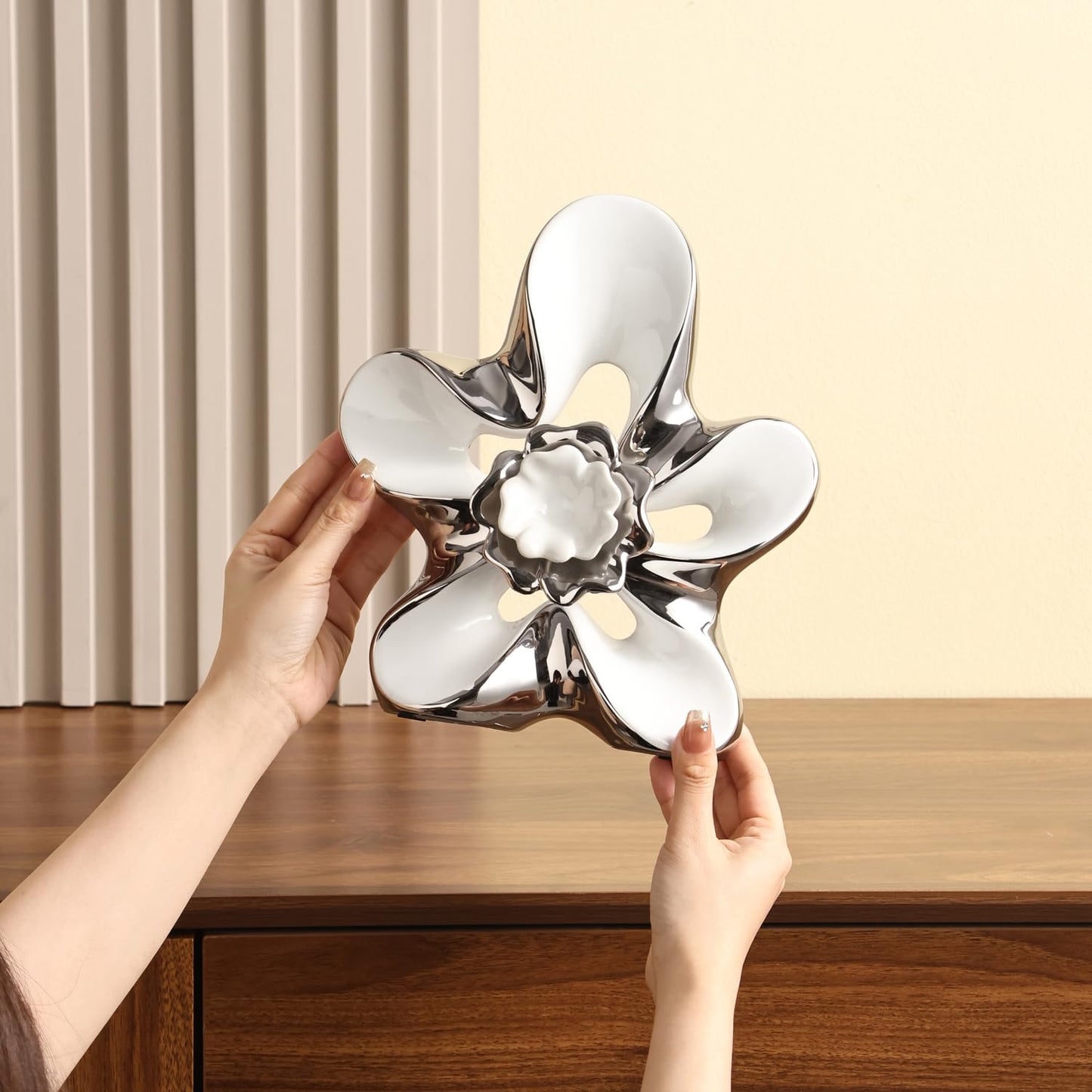 Dneuoir Ceramic Statue Home Decor Aesthetic Abstract Flower Sculpture Modern Decorative Statues for Living Room Bedroom Bookshelf Desktop Dinging Table Centerpiece Office(White and Silver)