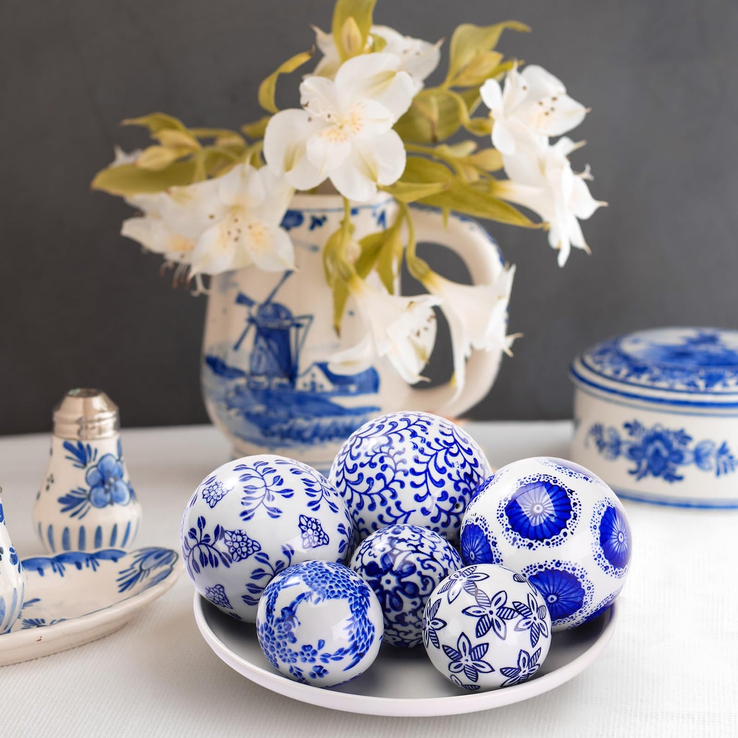 Ziliny 8 Pcs Porcelain Decorative Balls for Centerpiece Bowls 3.14'' /2.36'' Blue and White Ceramic Chinoiserie Balls for Vases Tray Bowl Basket Tables Christmas Wedding Party Home Decor