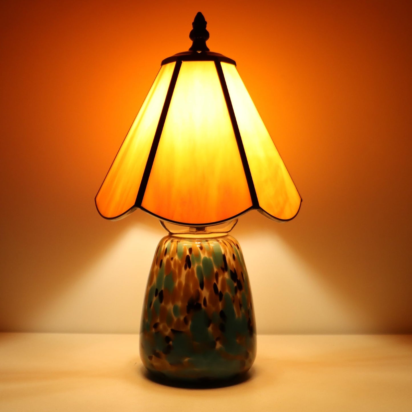 MQYXH Tiffany Style Stained Glass Table Lamp 12 Inch - Orange