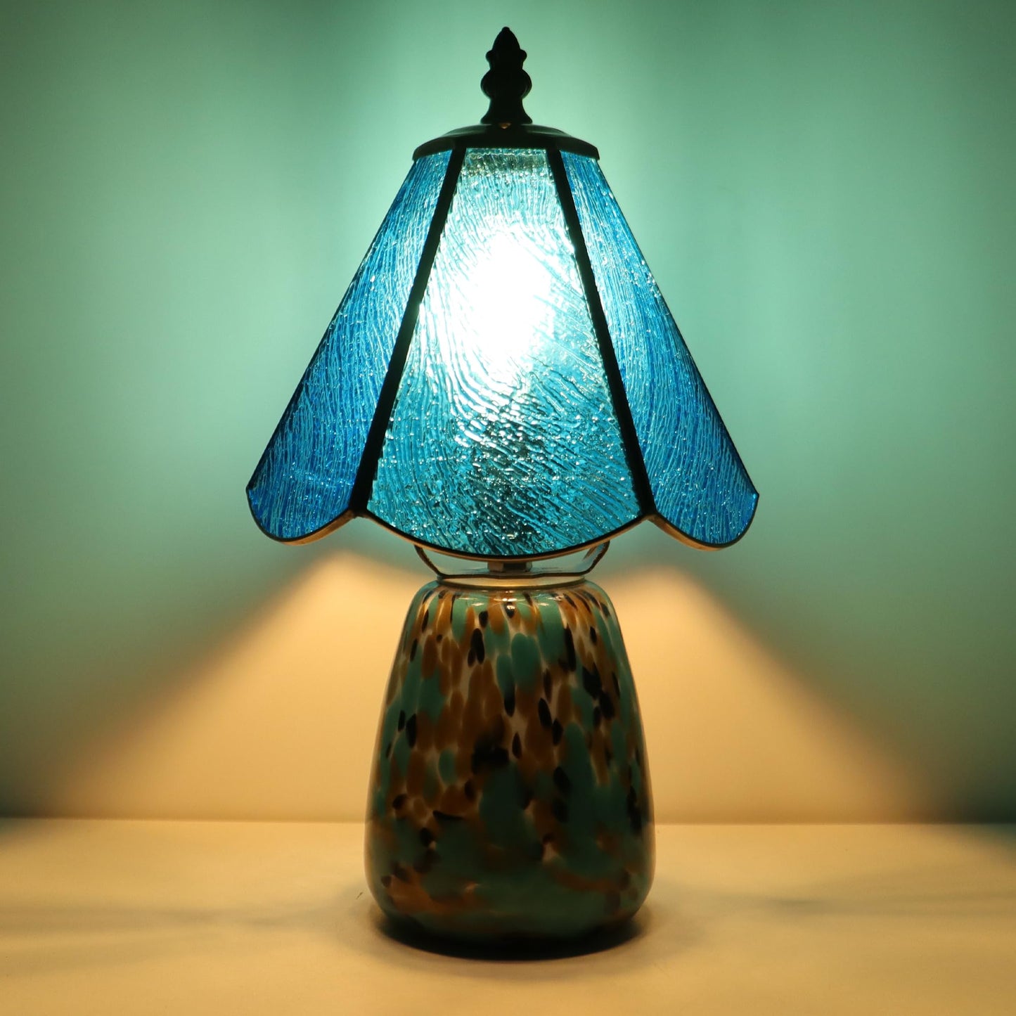 MQYXH Tiffany Style Stained Glass Table Lamp 12 Inch - Blue Stripe