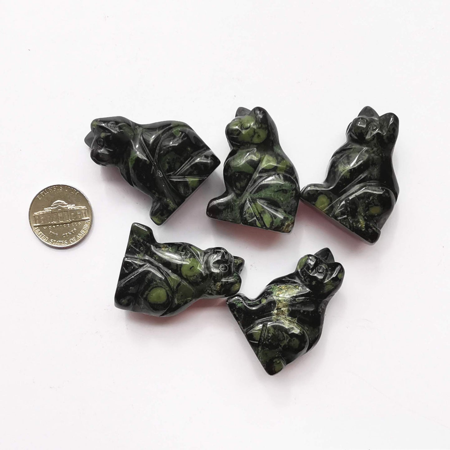Gemgogo 2 Pcs Natural Kambaba Jasper Pocket Carved Lucky Cat Crystals and Healing Stones Figurines Collectibles,1.5 Inches Room Decor Gemstone, Green