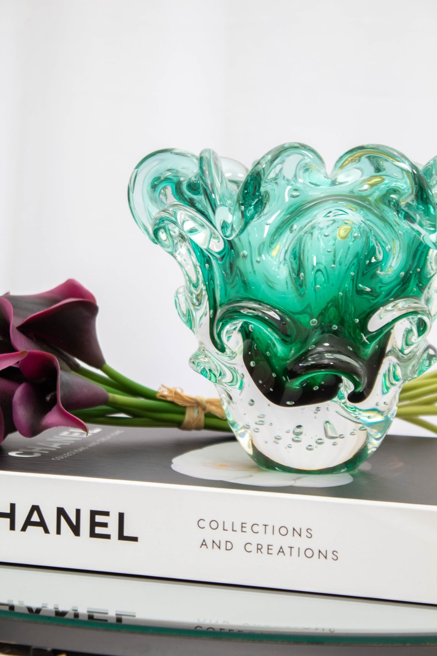 Cristais Labone Luxury Blown Glass Vase Green, Traun Model, Murano-Style, Unique Brazilian Craft, Table Centerpiece, Home Decor, Living Room, Wedding, Office, 5.7 lbs