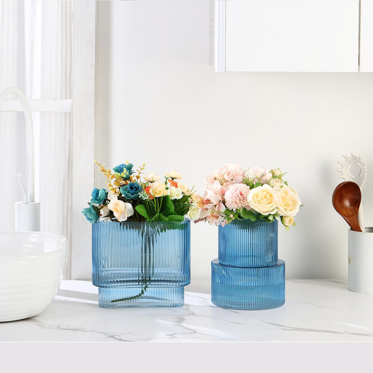 YANWE1 Blue Glass Vases, Set of 2 Ribbed Vases for Flowers, Blue Vase for Tulips, Modern Glass Vase for Living Room, Dining Table, Office, Entryway, Mantle, Bookshelf, Wedding Gifts