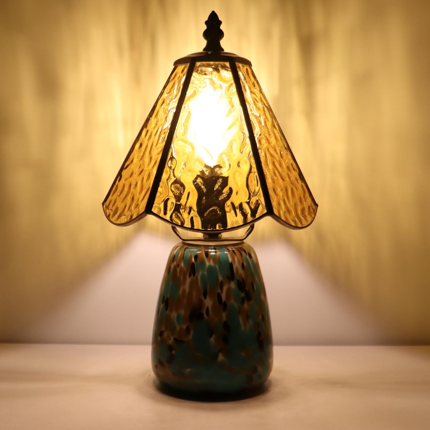 MQYXH Tiffany Style Stained Glass Table Lamp 12 Inch - Yellow Ripple