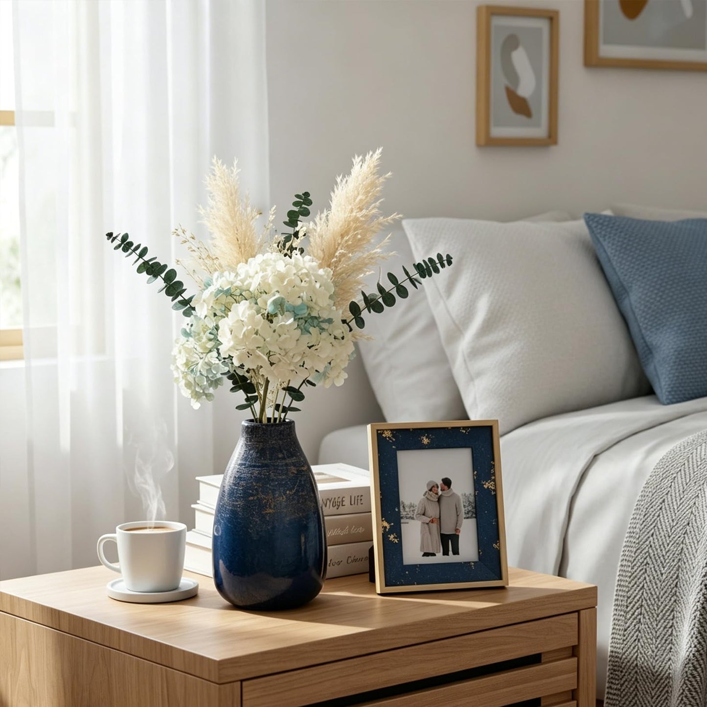 Hand Blown Glass Vase,Unique Navy Blue Gold Glass Vase, Modern Art Decor,Suitable for Living Room Coffee Tables,Wedding Centerpieces,Dining Tables,Office Centerpiece Floral Arrangements (Blue, 9in)