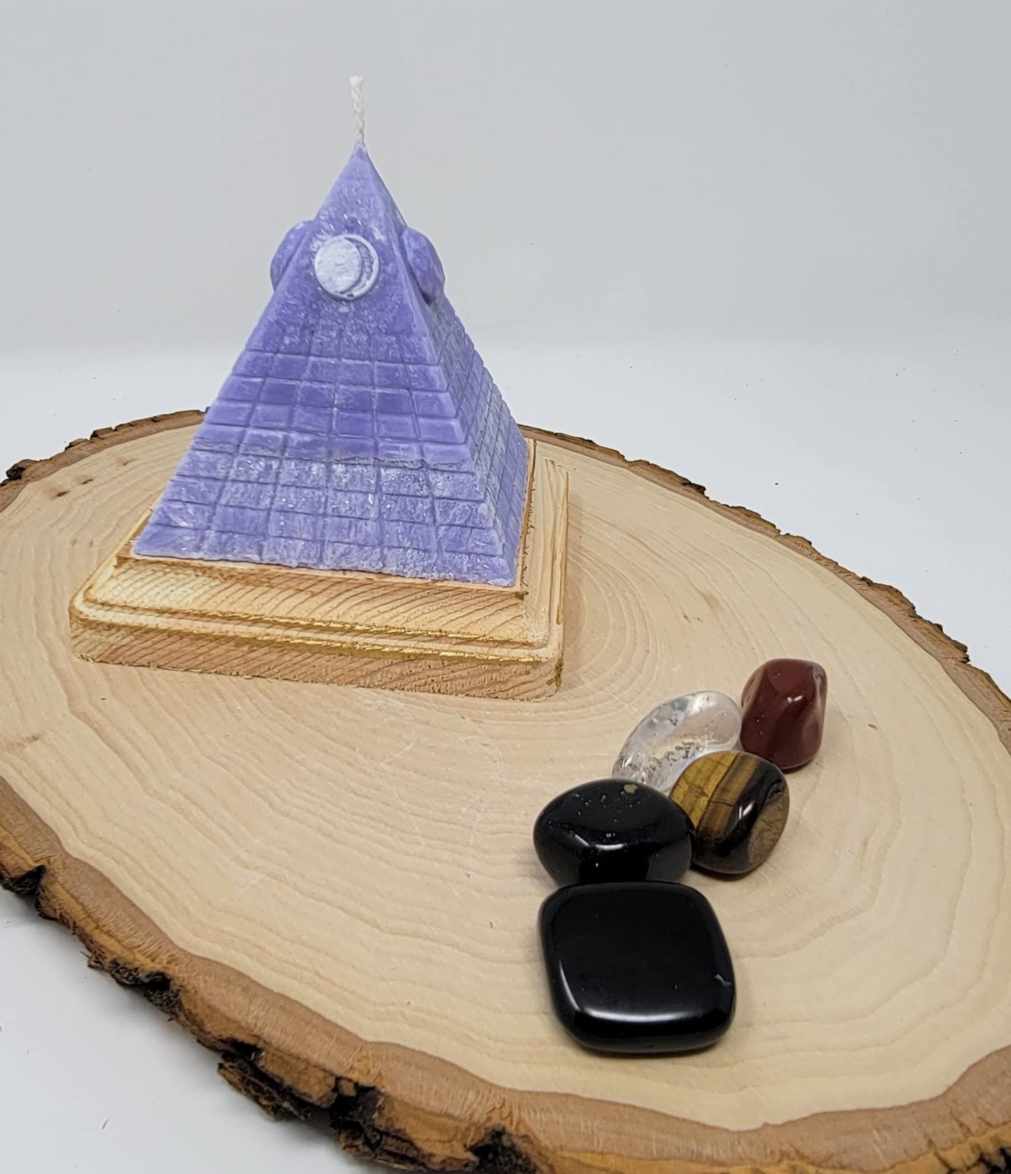 Luxury Pyramid Candle with Reiki-Infused Crystals & Hidden Treasures – Gift-Ready, Eye of Horus Design, Eco-Friendly Wax - Purple