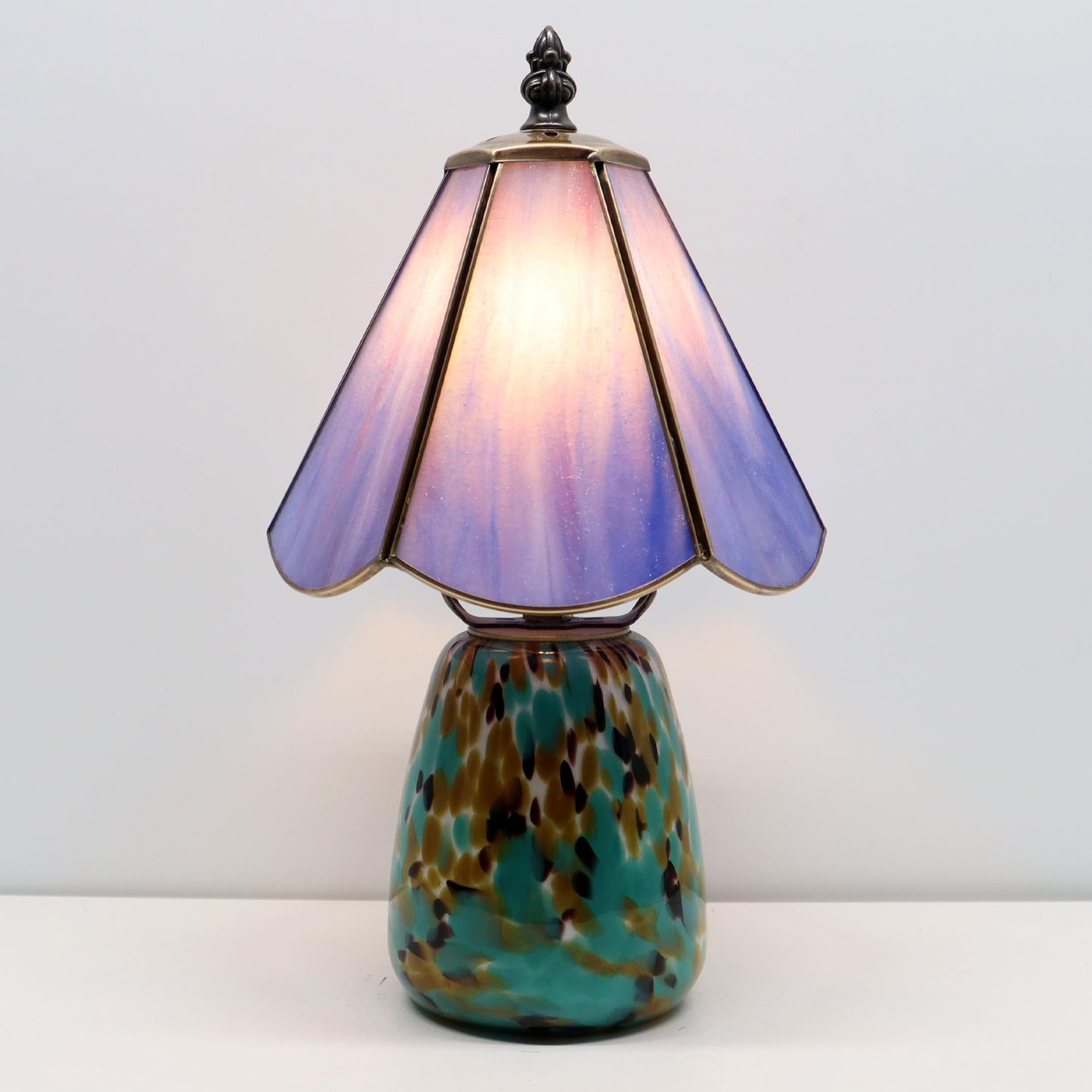 MQYXH Tiffany Style Stained Glass Table Lamp 12 Inch - Purple