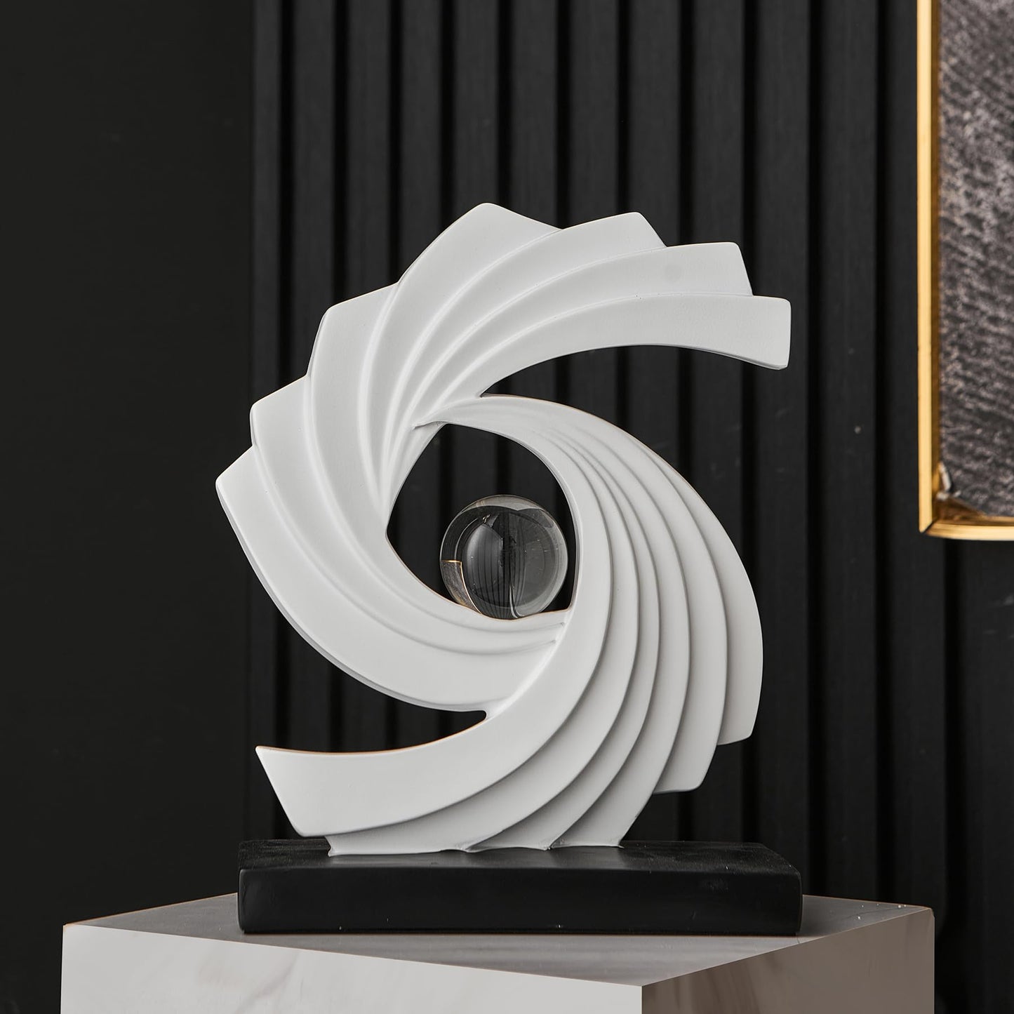 XYQXYQ Abstract Art Statue,Modern Gold Minimalist Decoration,Geometric Abstract Sculpture,Decoraciones para Sala Bedroom Office Coffee Tabletop Centerpiece Decoration Resin Collectibles (White)
