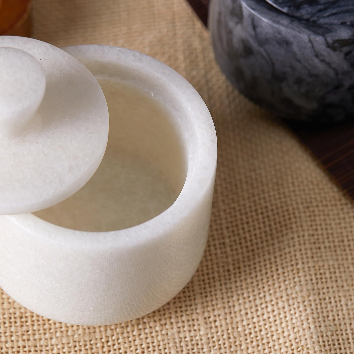 QISENMOR Natural Marble Salt Cellar with Lid, Stone Salt Bowl,Spice jar,Handcrafted Seasoning Storage Box for Kitchen Counte (White)