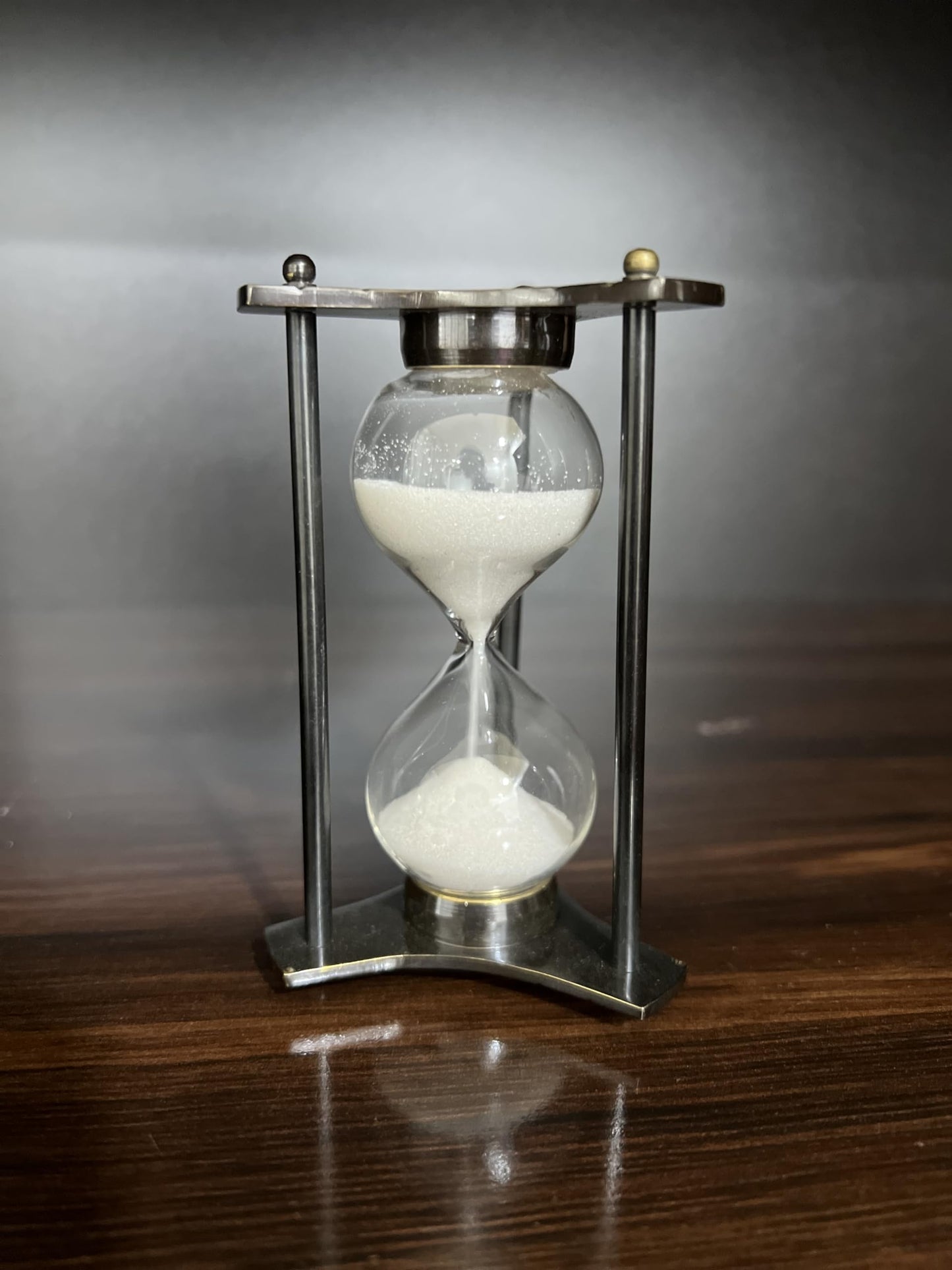 Modern Black Hourglass Timer 1 Minute – Sleek Minimalist Sand Clock for Office, Meditation, Mindfulness, Aesthetic Room Decor & Study Desk Focus Timer