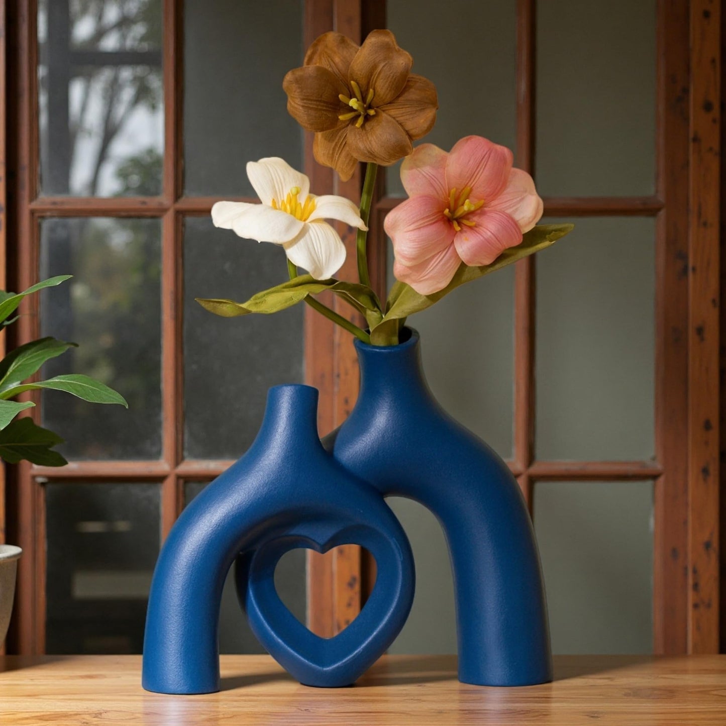 Liotww Snuggle Hollow Decorative Ceramic Vase, 8.3 Inch Hug Donut Modern Nordic Boho Style Vases for Aesthetic Home Decor, Anthropologie Living Room Shelf Coffee Table Décor (Navy Blue)