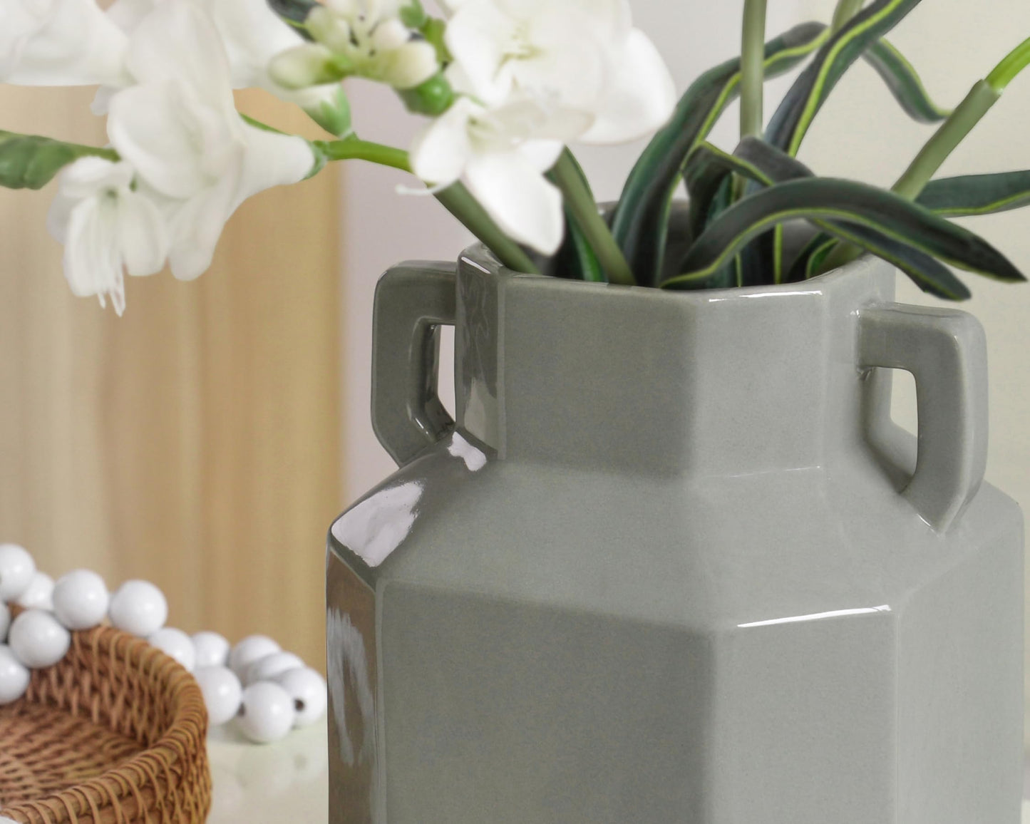 Quoowiit 7.3 Inch Modern Ceramic Vase, Unique Square Vases for Flowers, Boho Vase for Home Decor, Aesthetic Flower Vases Decorations for Living Room Centerpiece Shelf Coffee Table Kitchen Office Green