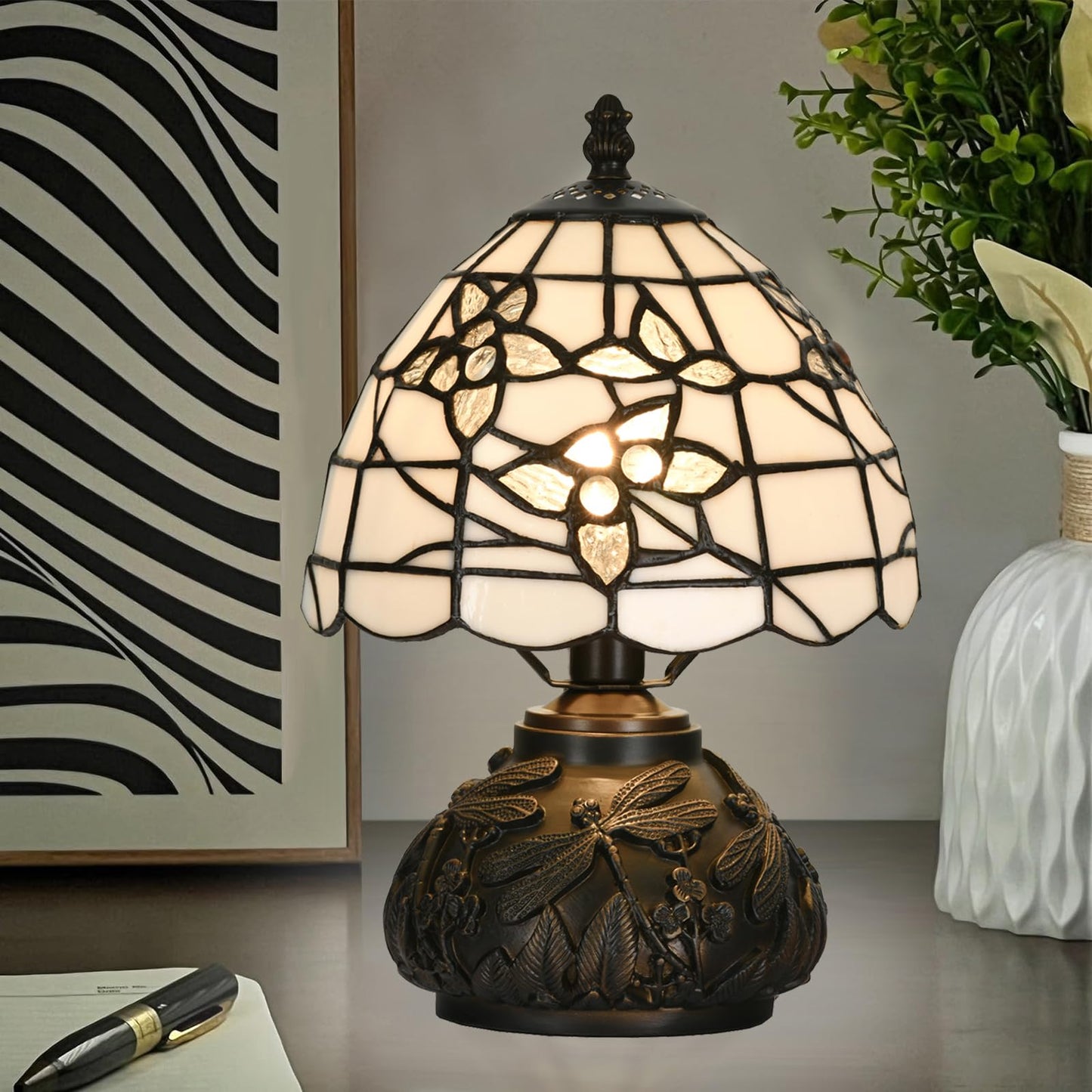 HomeBeauty TL0022 Small Tiffany Lamp,Stained Glass Lampshade Dragonfly Resin Base, Mini Desk Light for Bedside Nightstand, W8 X H11.8 Inch for Bedroom Living Room, LED Bulb Included (White Flowers)