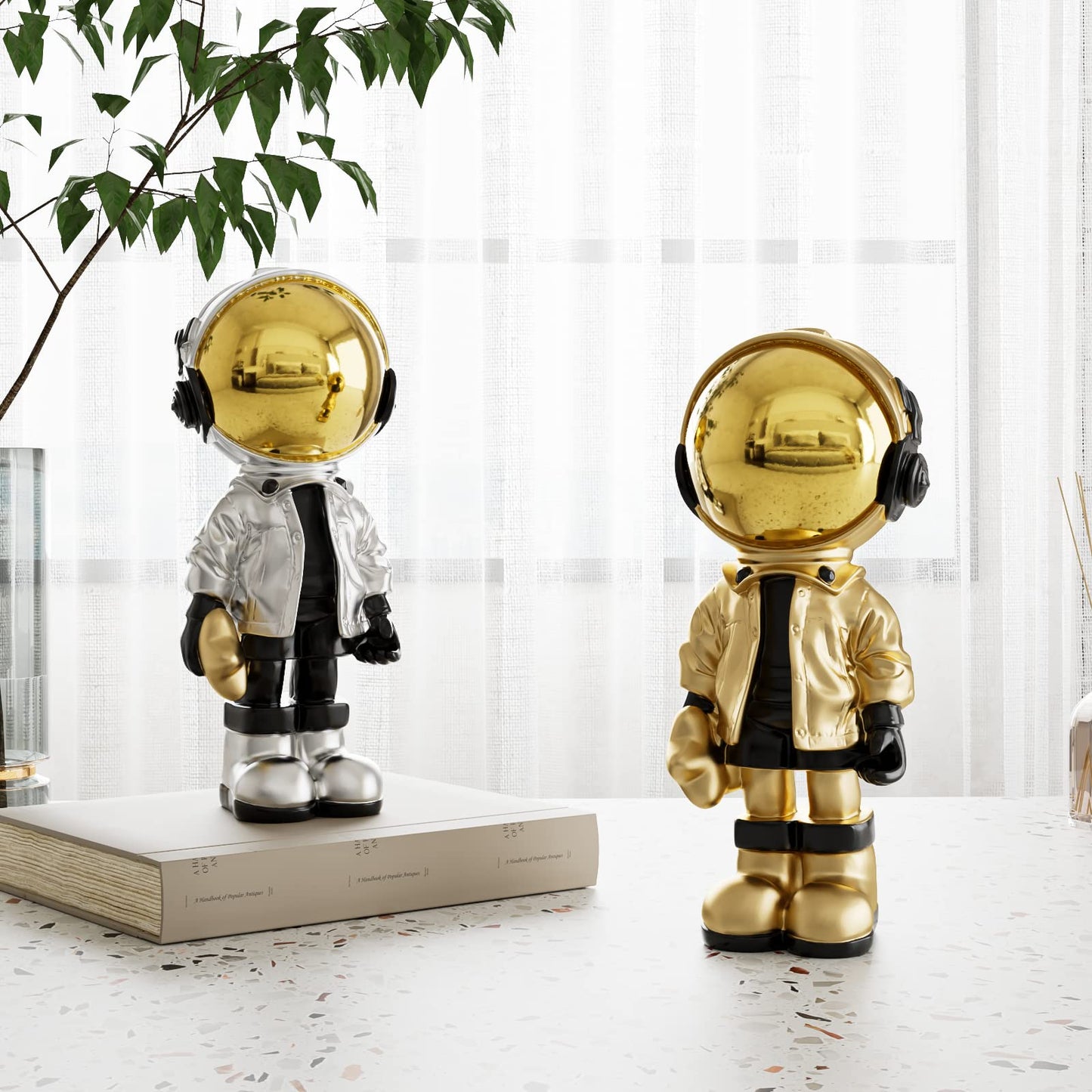 EZ4ENCE Figurine Statue Astronaut Sculpture Spaceman Decor,Sculptures Home Decor,Arts Silver Shelf Decoration,Cool Metal Mask Table Decor,Large Spaceman Figure Ornament
