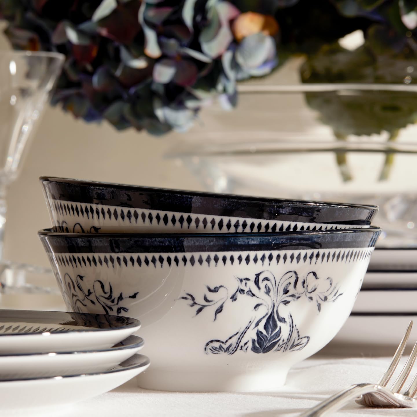 LEMIEUX ET CIE Bruges 4-Piece Bowl Set Porcelain, Bowls, Dishwasher and Microwave Safe, Dish Set for 4, Blue