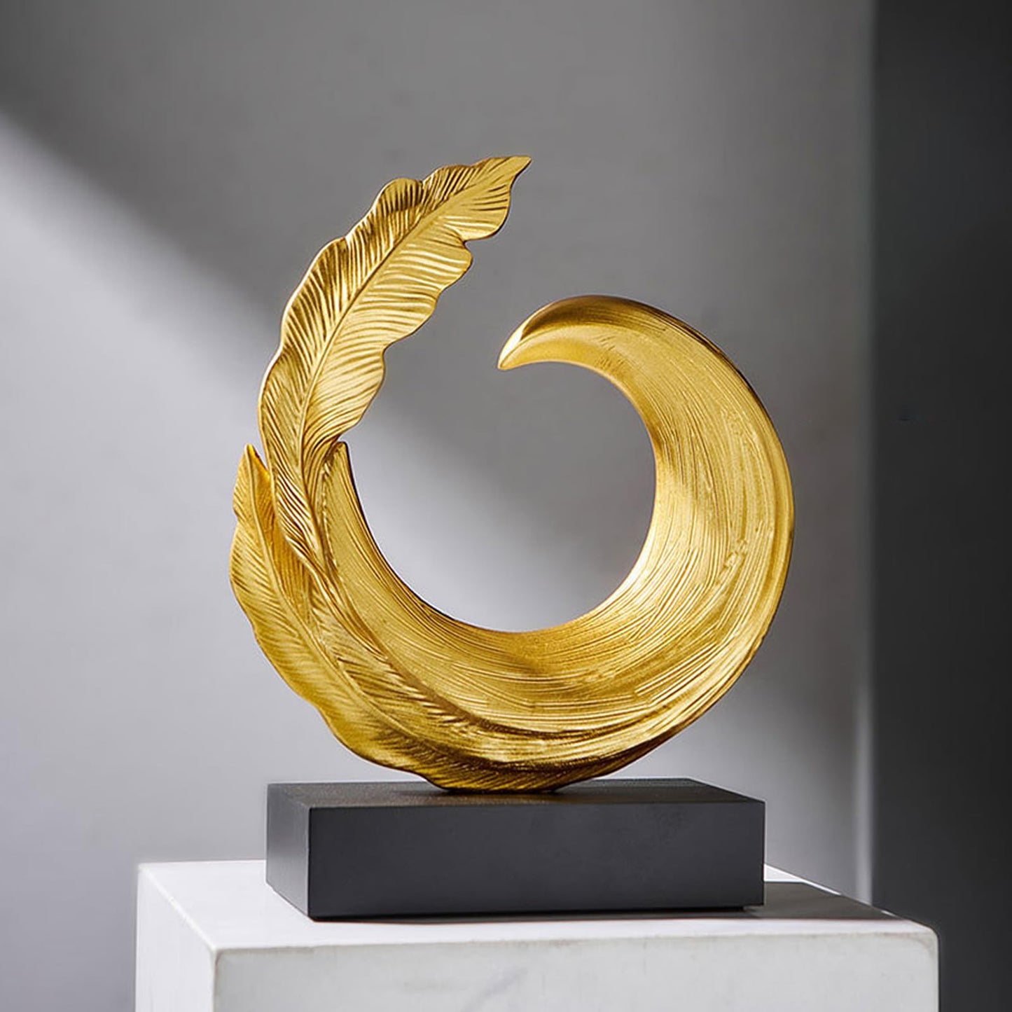 XYQXYQ Abstract Art Sculpture, Resin Gold Decorative Statue, Modern Blue Ornaments for Living Room, Decorativas Modernas for Coffee Table/Entryway/Office Collectibles (Gold)