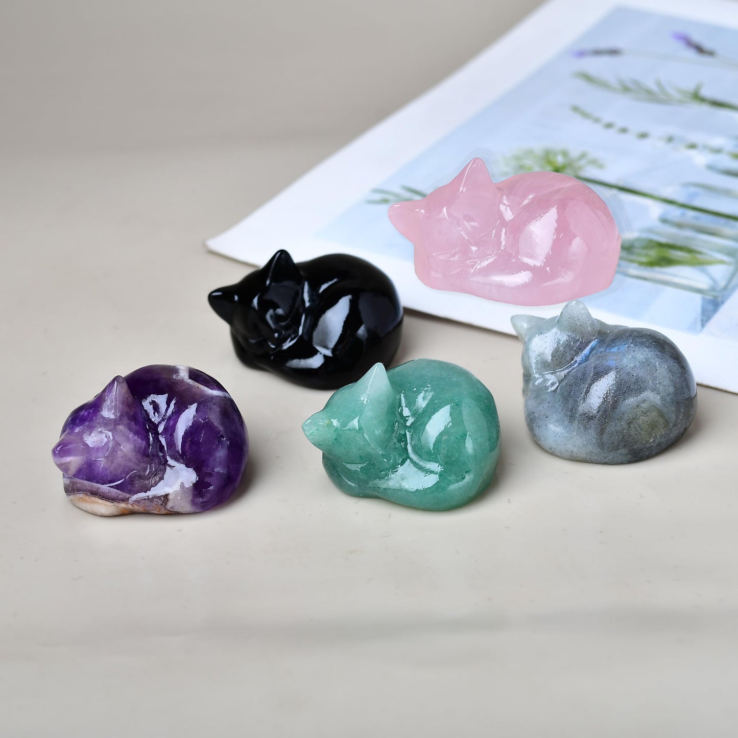 WUYOUSHI Natural Labradorite Cat Crystals Decor Sleeping Cat Statue Healing Crystal Polished Gemstones Bedroom Office Desk Home Decoration A Lucky Decoration for Cat Lovers