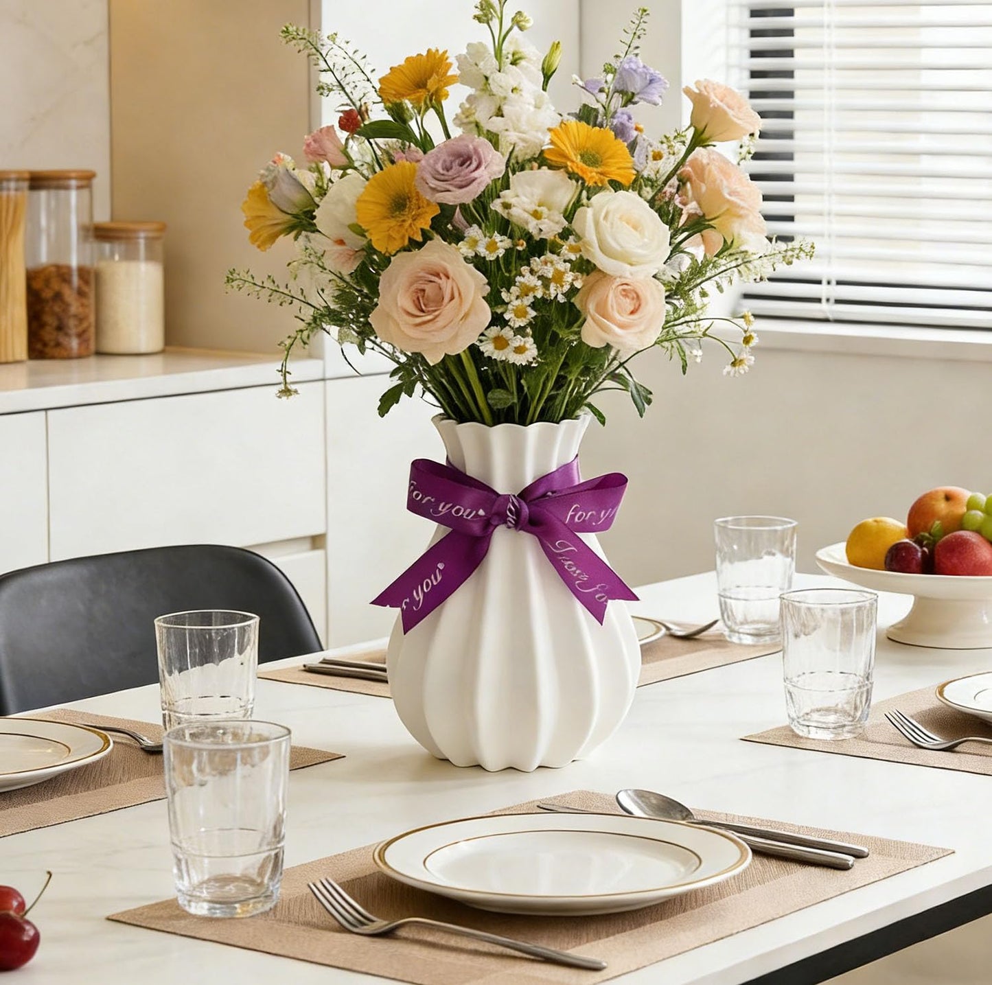 3D Printed Vase, White Ceramic Vase for Home Decoration, Lrregular Art Vase Suitable for Entryway, Bedroom, Dining Room, Desk (Flower Shaped)