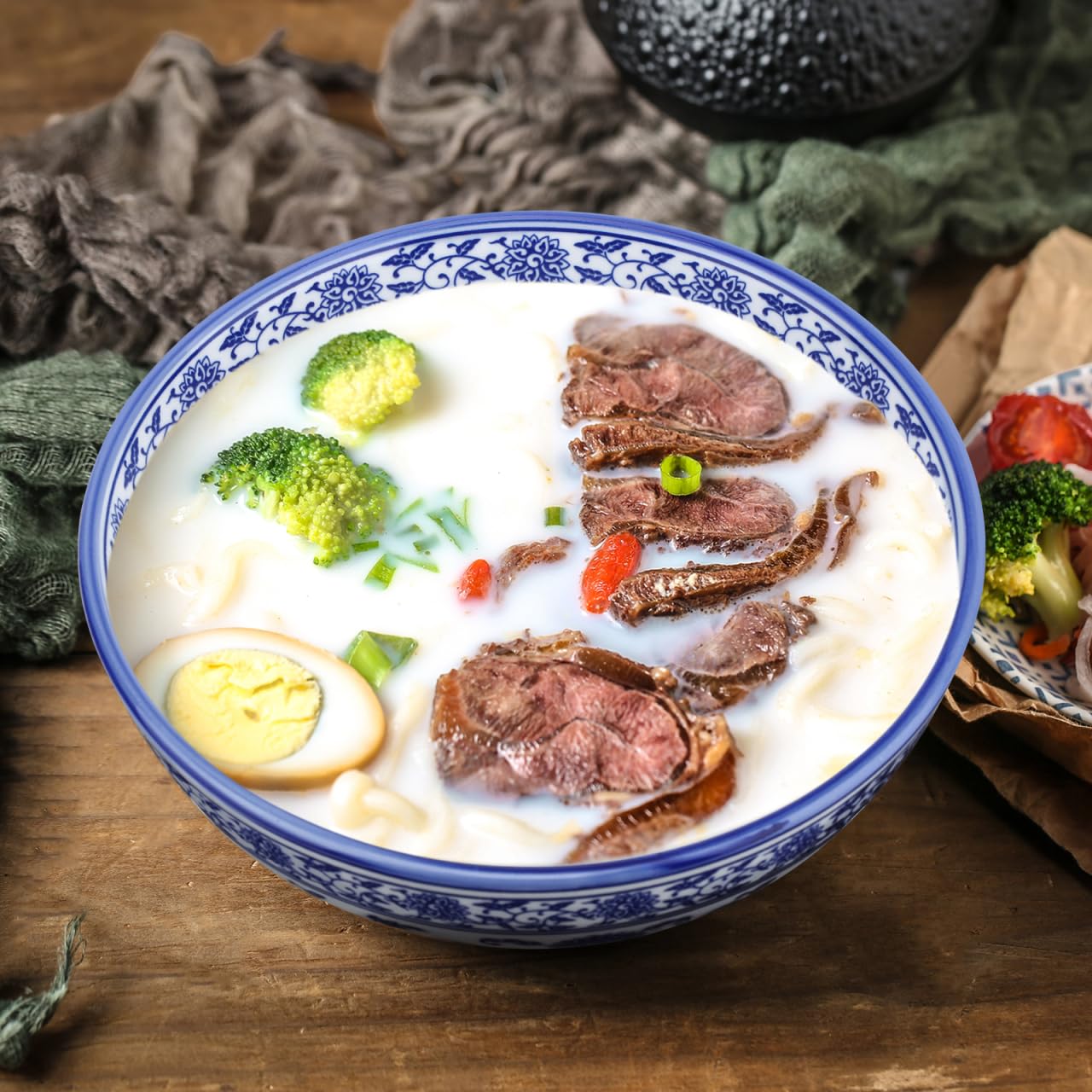 Kichvoe Blue White Porcelain Bowl 6.88 Inch Chinese Style Ceramic Soup Bowl for Rice Noodles Salads Home Kitchen Dinnerware