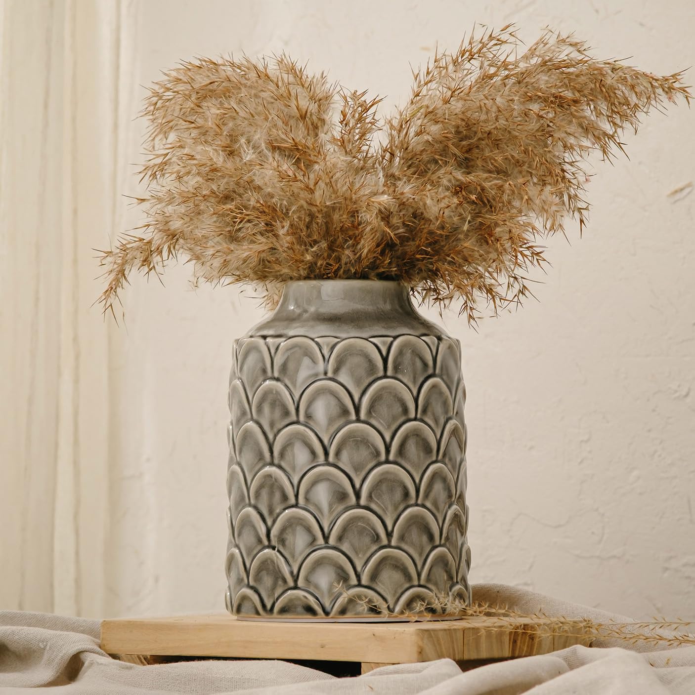 Ceramic Flower Vase, 7.28” Rustic Farmhouse Decorative Vase for Home Decor, Gray Textured Pottery Vase for Pampas Grass, Living Room, Entryway, Mantel, Kitchen Table, Centerpiece