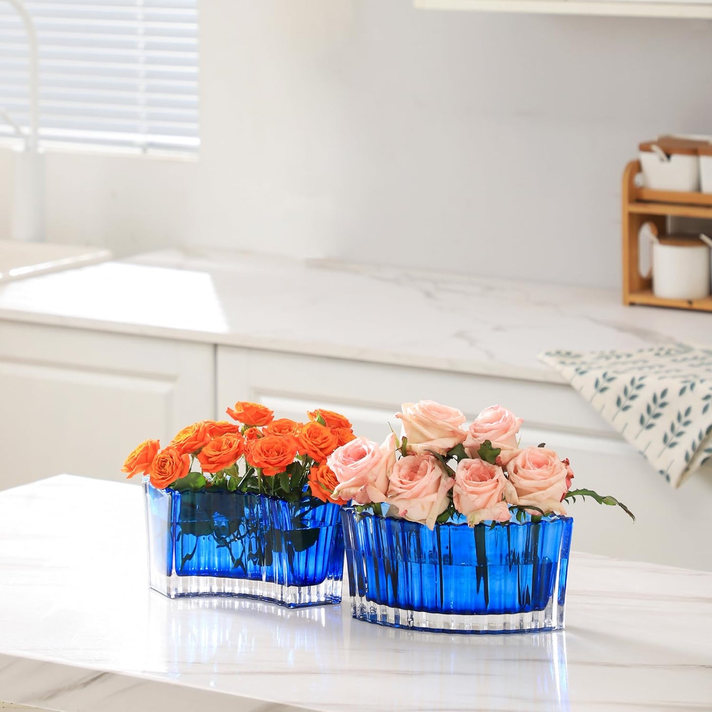 MCMCNCUIU Crystal Vases for Centerpieces, Flower Vases for Wedding Centerpieces, Blue Glass Vase for Flowers, Curve Small Vase for Living Room, Bedroom, Kitchen, Dining Table, Set of 2