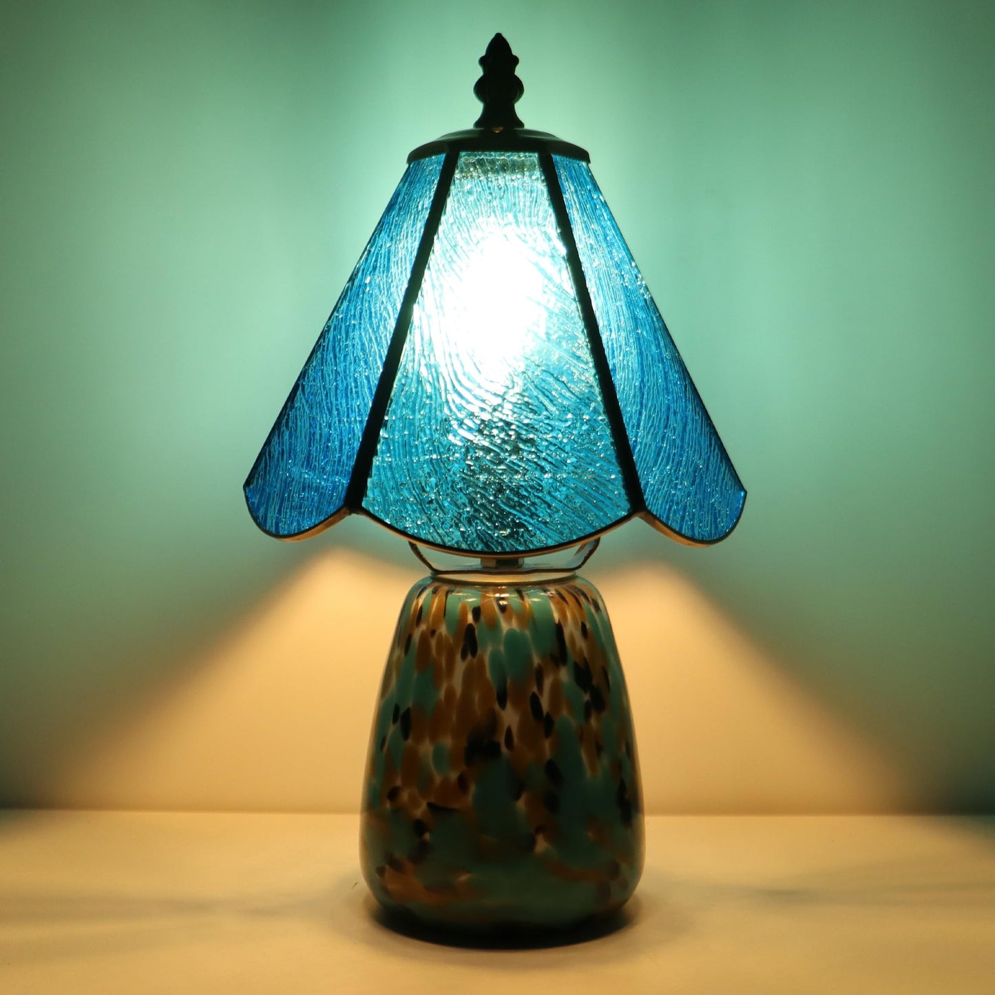 MQYXH Tiffany Style Stained Glass Table Lamp 12 Inch - Blue Stripe