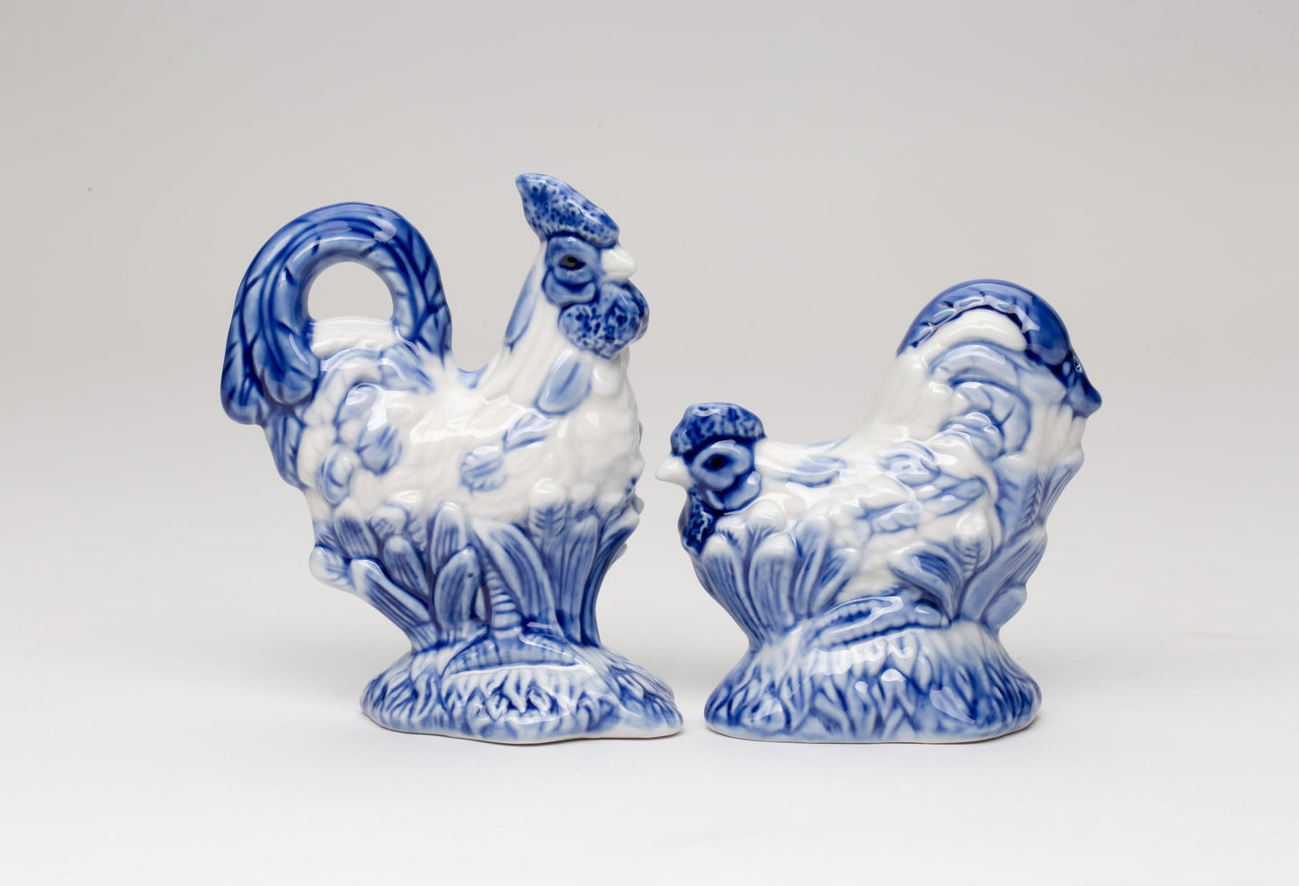 Fine Ceramic Dutch Blue Rooster Salt & Pepper Shakers Set, 4-3/8" H