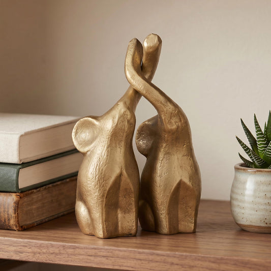 SUJUN Hand-Cast Iron Elephant Sculpture – Artistic Loving Pair Statue, Heavy-Duty Vintage Bronze Finish Figurine, Modern Tabletop Decor for Living Room, Anniversary & Wedding Gift, 7.2” H