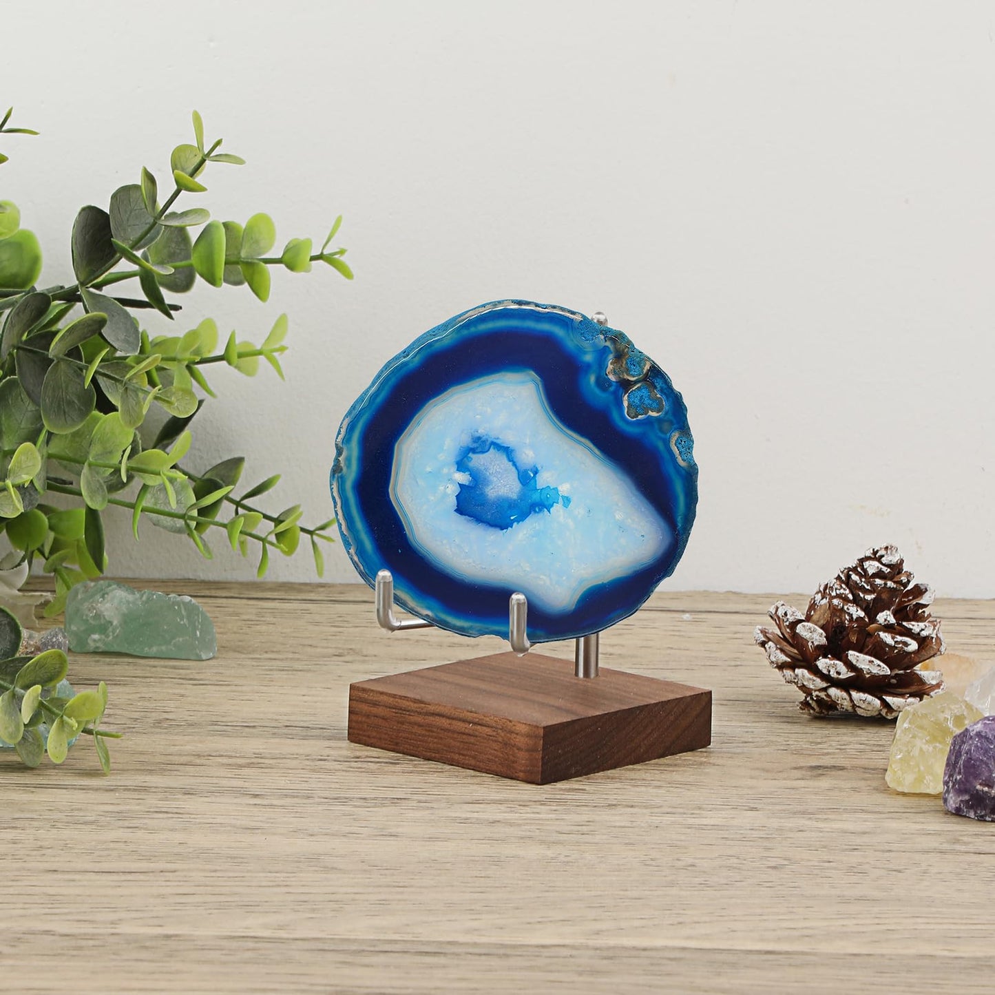 Hipiwe 2 Pack Crystal Display Stand Adjustable Metal Arms Display Stand Easel with Wooden Base for Displaying Geodes Rock Mineral Agate Coral Seashell and Small Collectibles,Medium