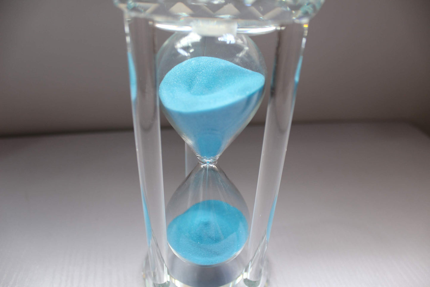Lonovel 60 Minutes Hourglass Timer,Crystal Sand Timer Diamond Carving Surface,Good for Kitchen Office Desk Coffee Table Book Shelf Cabinet Decor Christmas Birthday Present Gift Box Package,(Blue)